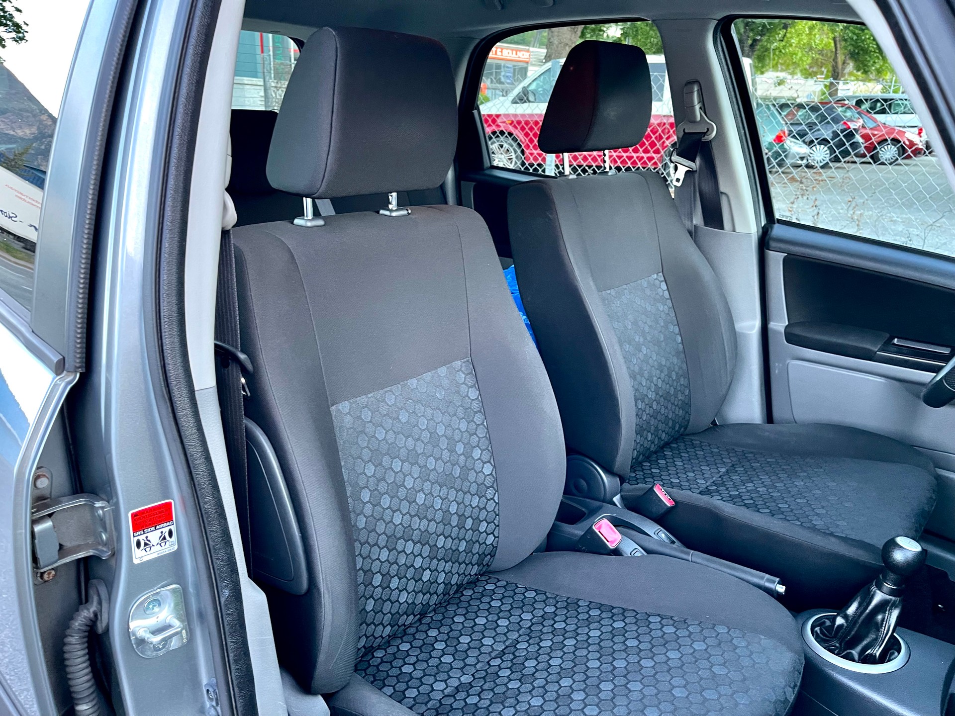 SUZUKI SX4 1.6 16V GL Top Barry 4WD-image-17