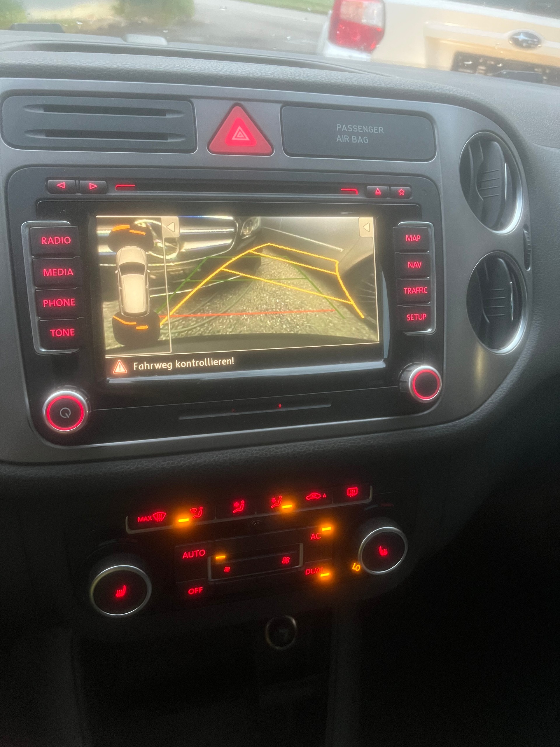 VW Tiguan 2.0 TDI Sport&Style DSG-image-10