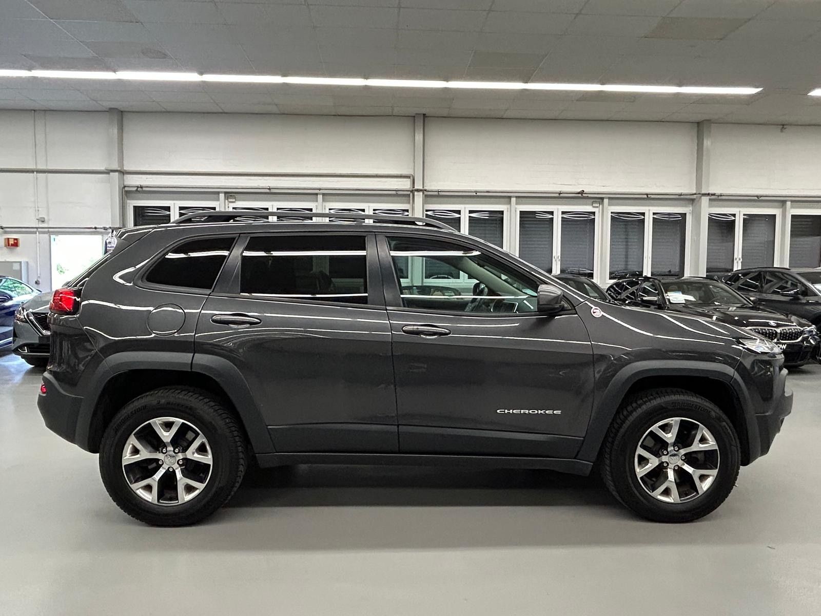 JEEP Cherokee 2.4 Trailhawk AWD-showroom-element-3
