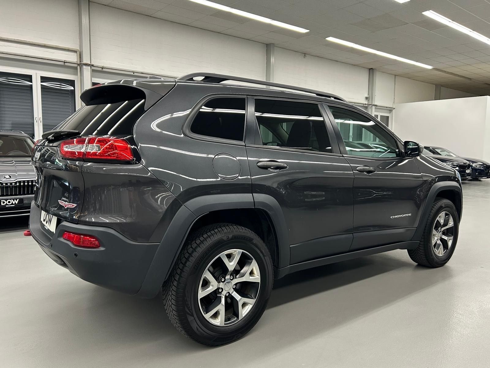 JEEP Cherokee 2.4 Trailhawk AWD-image-6
