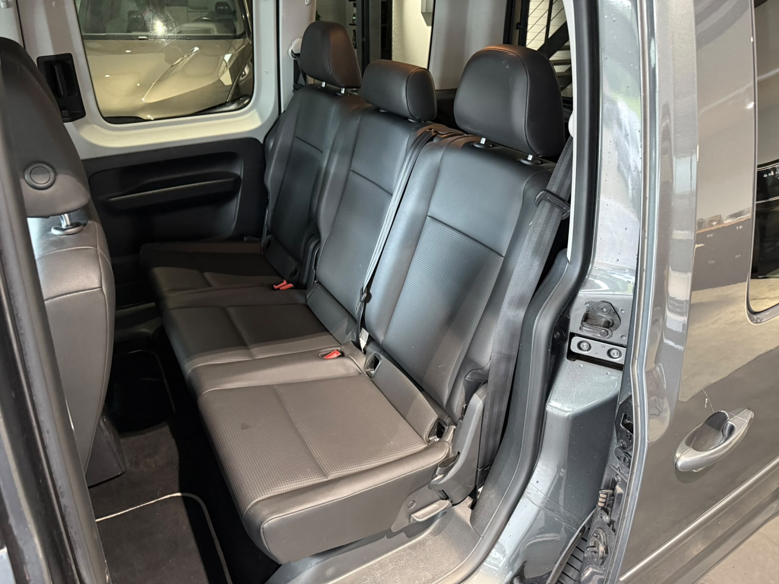 VW Caddy 1.0 TSI Trendline-image-9