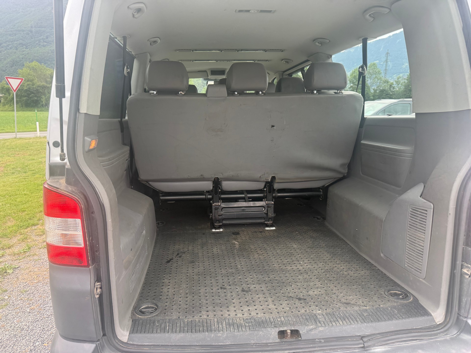 VW T5 Caravelle Comfort 2.5TDI PD 4M-image-10