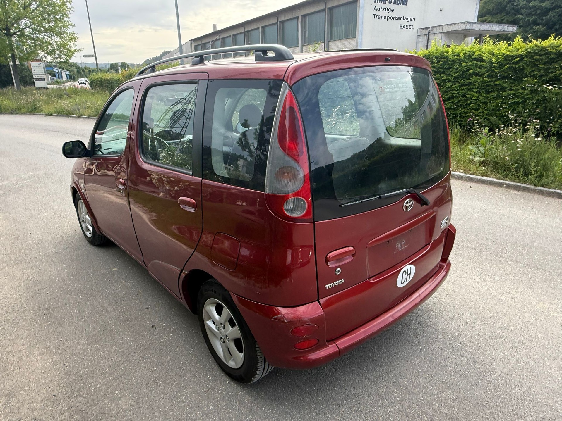 TOYOTA Yaris Verso 1.3 Linea Sol-image-5
