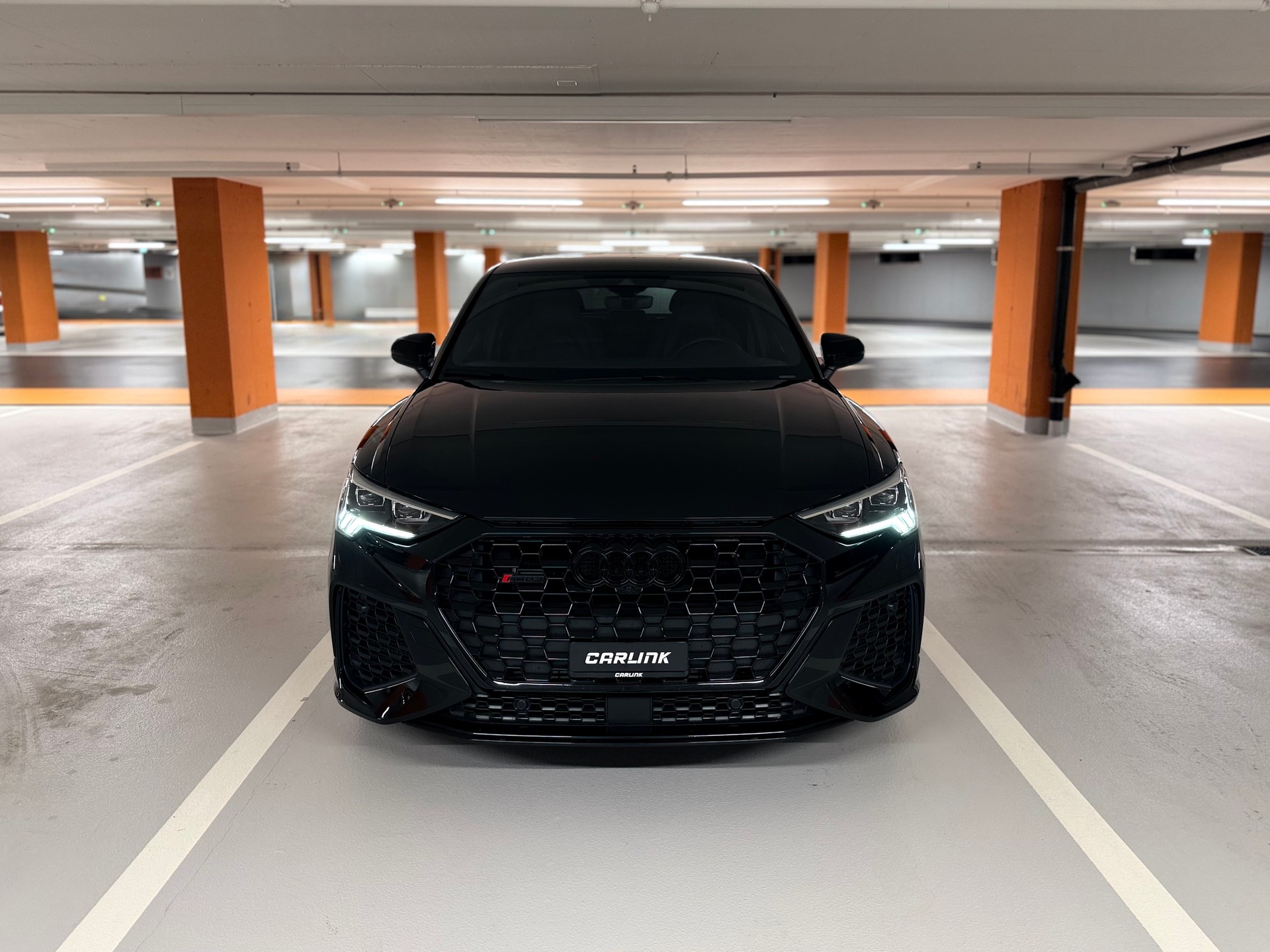 AUDI RS Q3 Sportback quattro S tronic-showroom-element-1