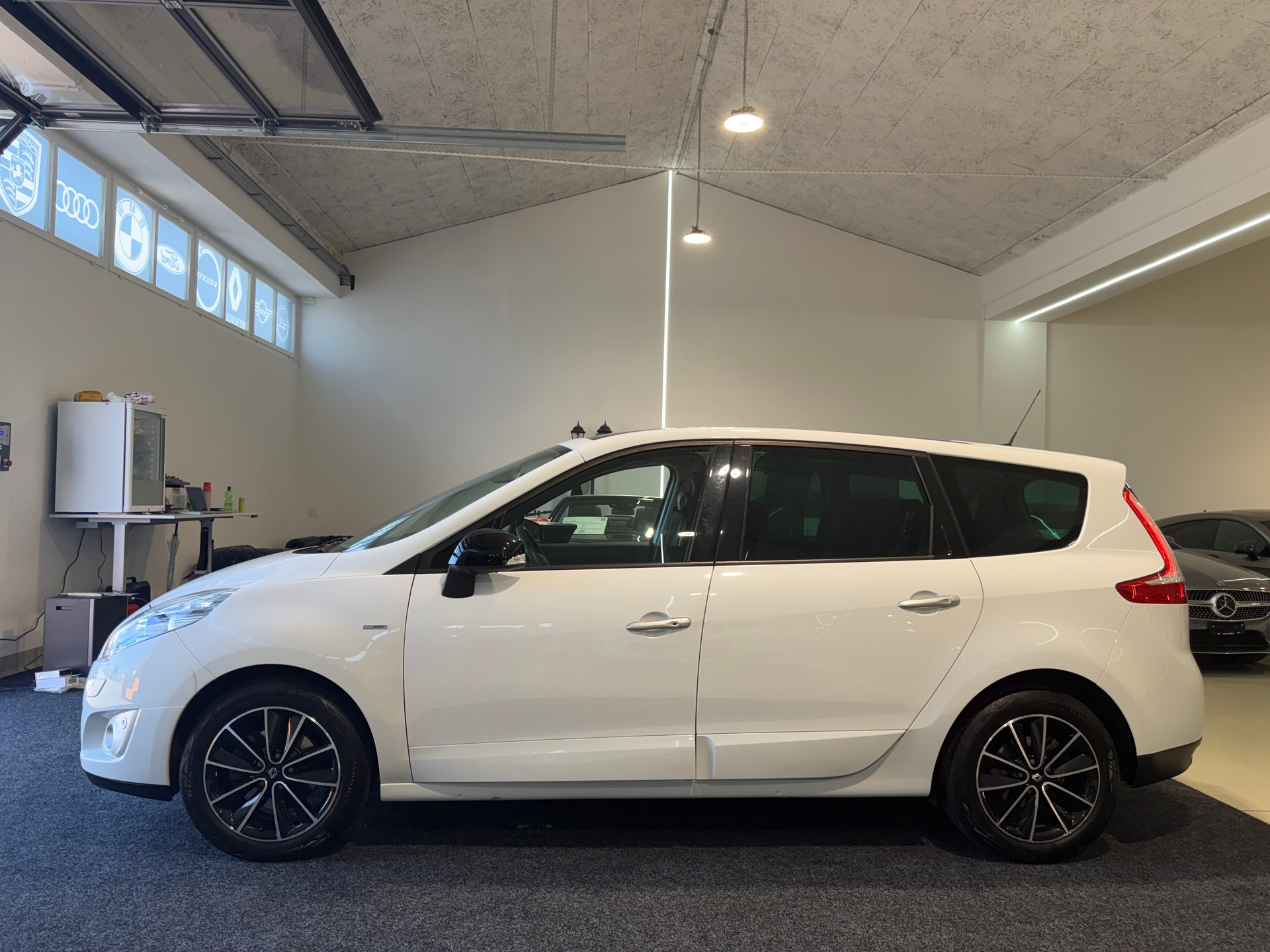 RENAULT Grand Scénic 1.5 dCi Bose EDC-showroom-element-2