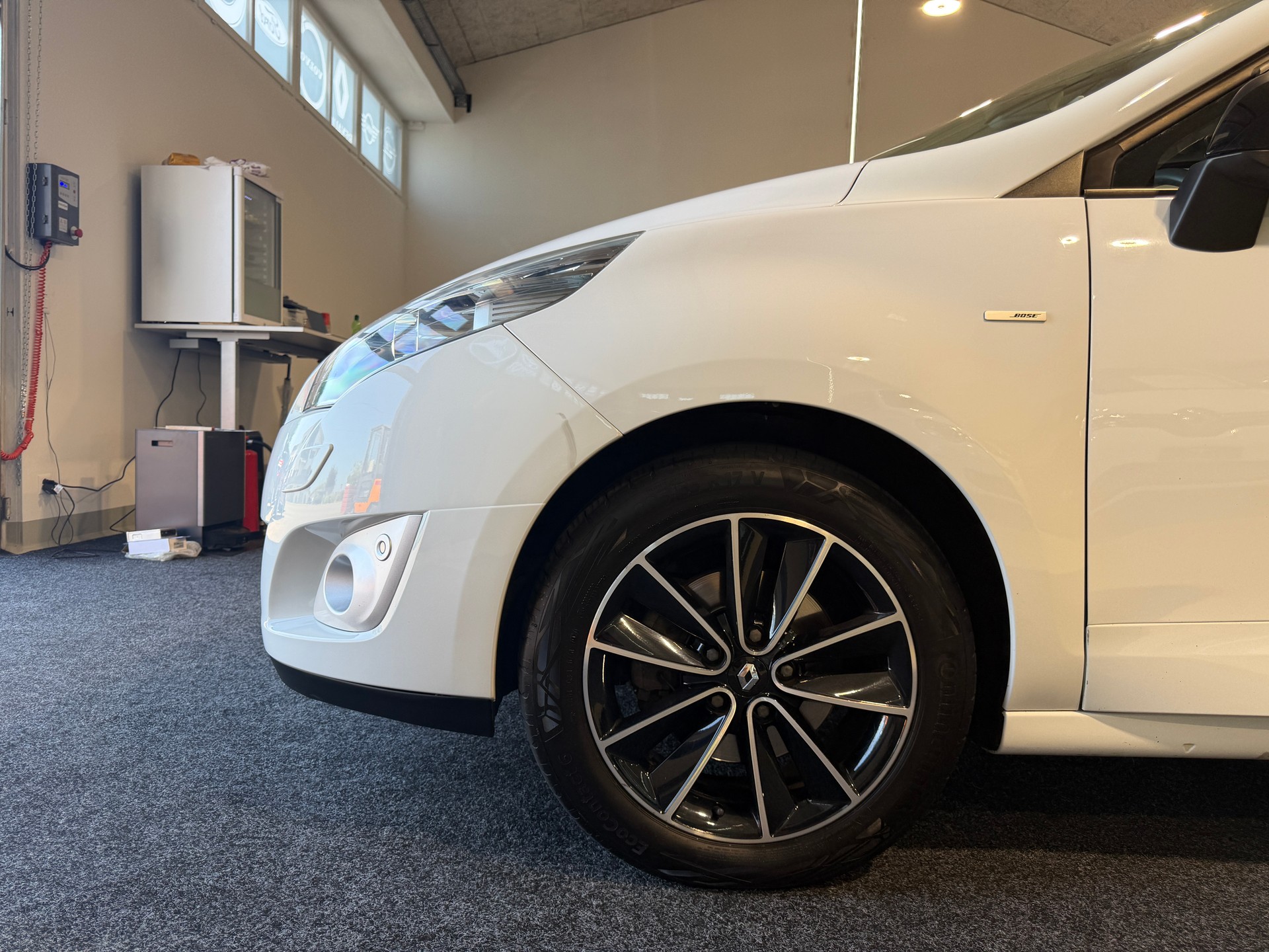 RENAULT Grand Scénic 1.5 dCi Bose EDC-showroom-element-3