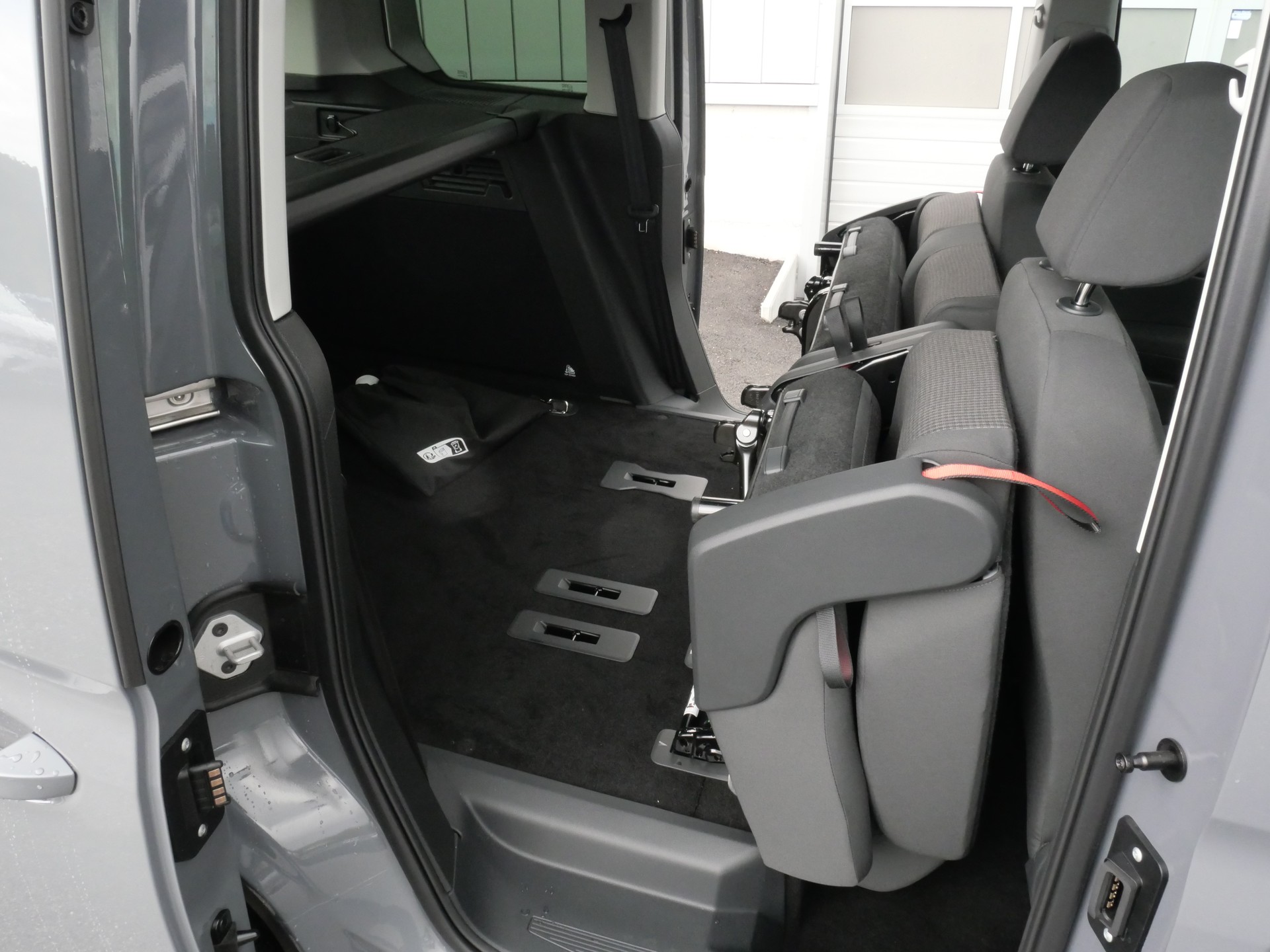VW Caddy 1.5 TSI Plug in Hybrid DSG *5 Jahre Garantie*-image-10