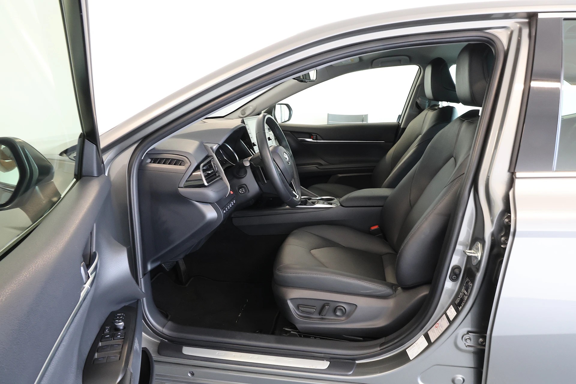 TOYOTA Camry 2.5 HSD e-CVT Premium-image-5