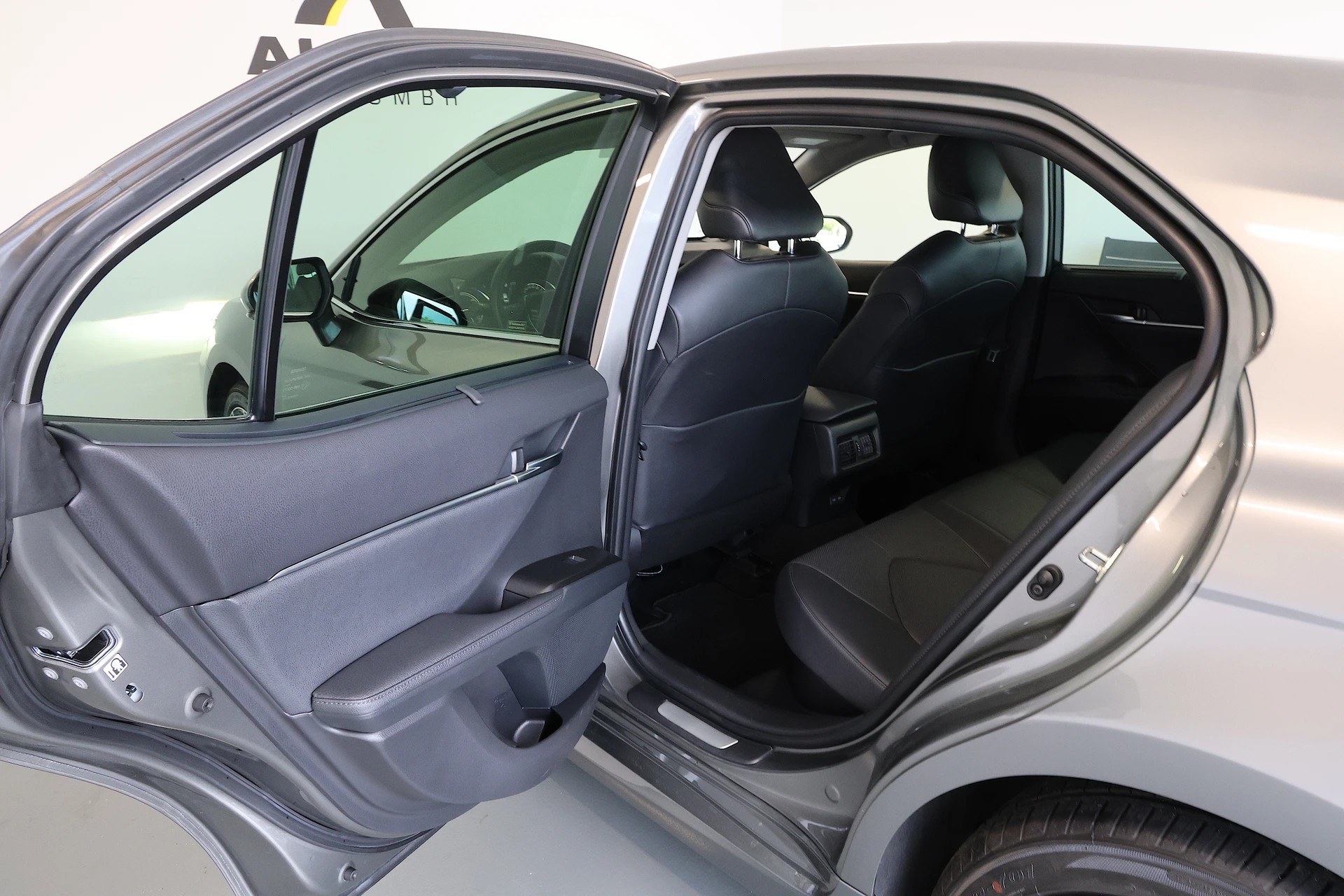 TOYOTA Camry 2.5 HSD e-CVT Premium-image-13