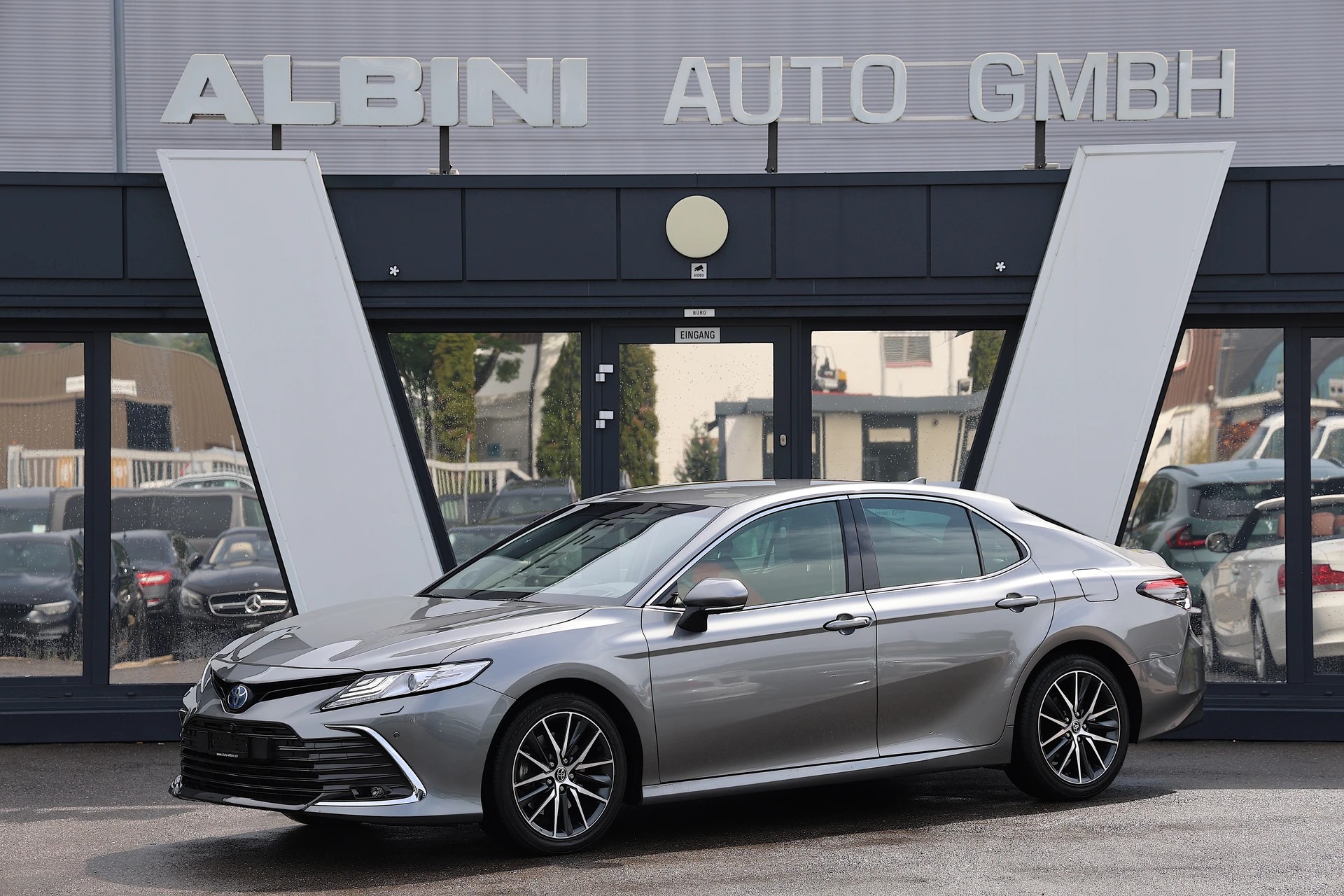 TOYOTA Camry 2.5 HSD e-CVT Premium