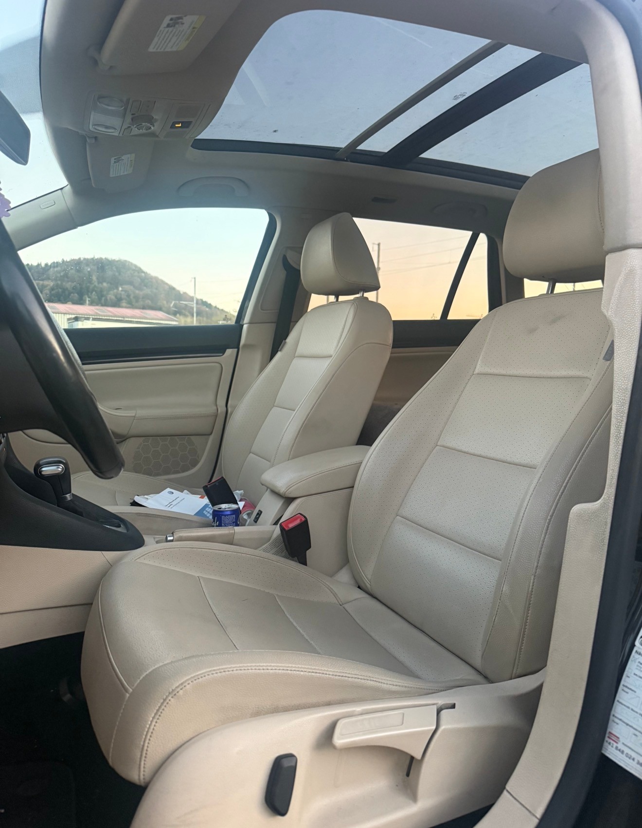 VW JETTA-image-4