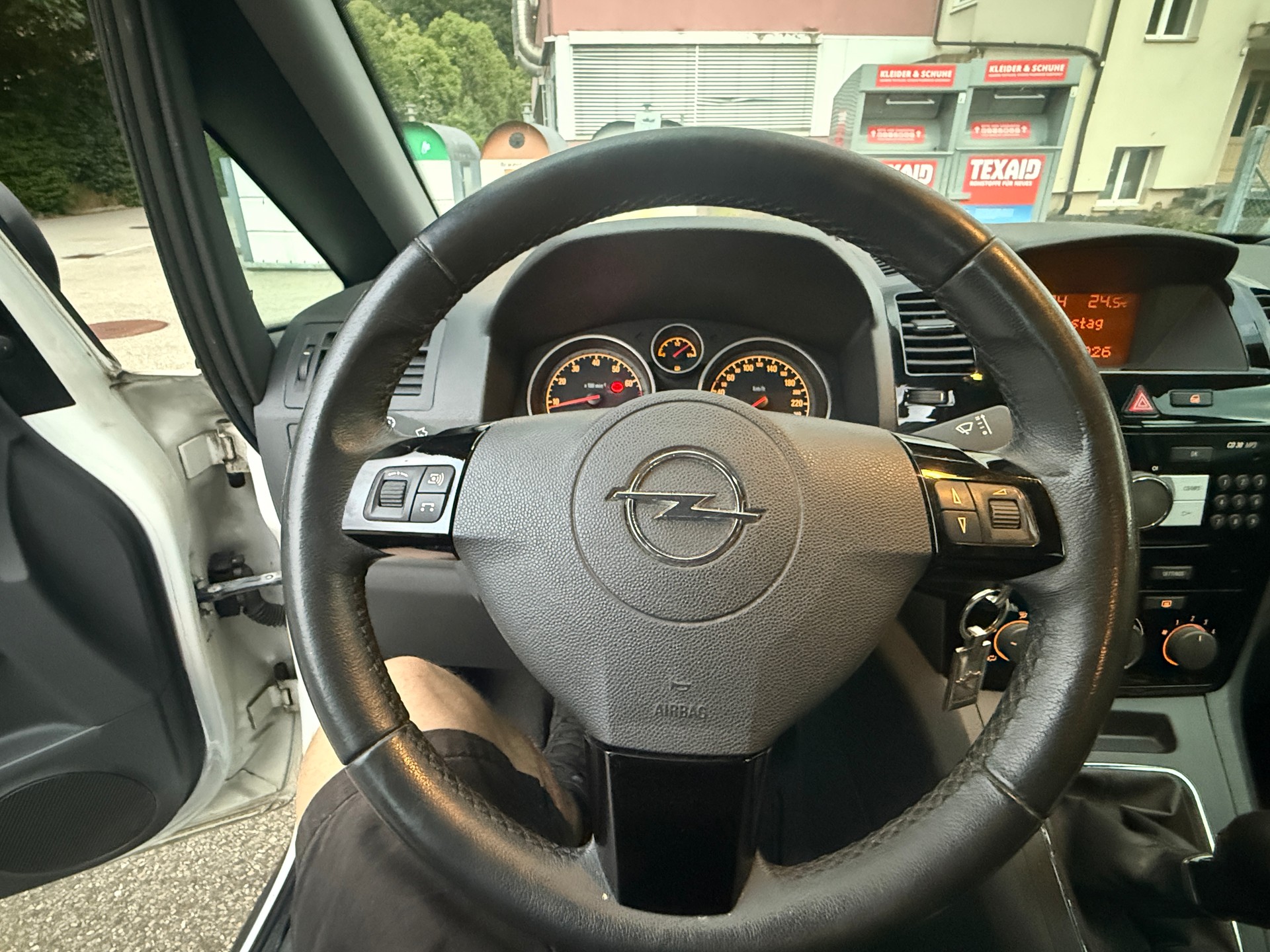 OPEL Zafira 1.6i 16V Turbo CNG Edition-image-12