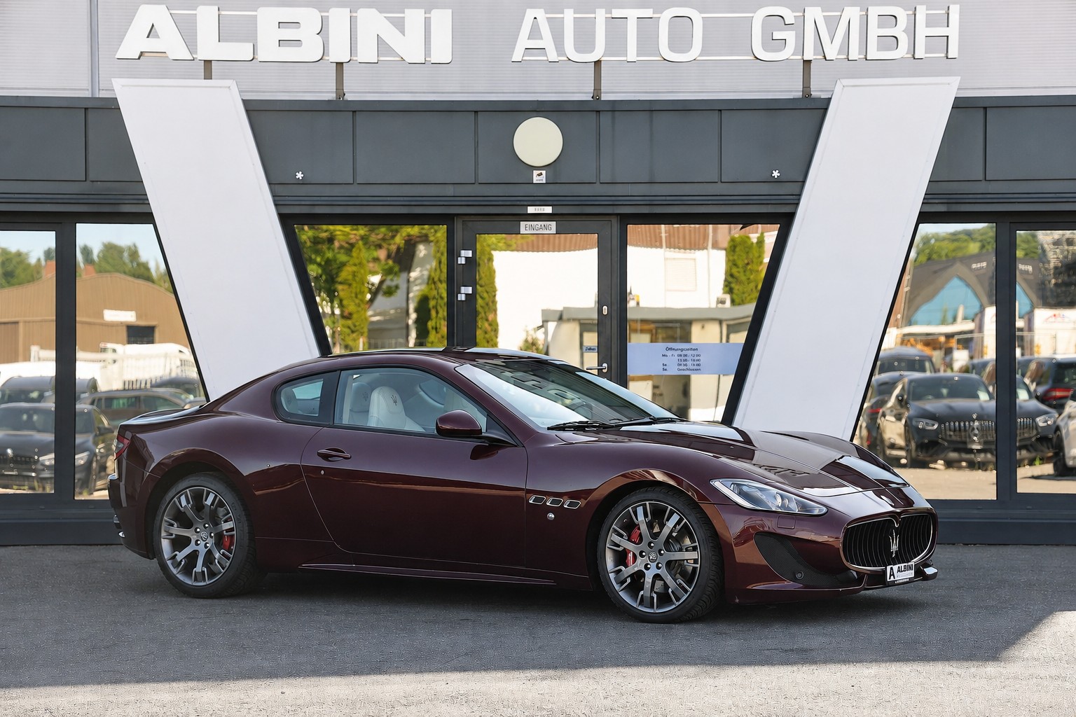 MASERATI GranTurismo Sport **ROSSO SCURO**-showroom-element-1