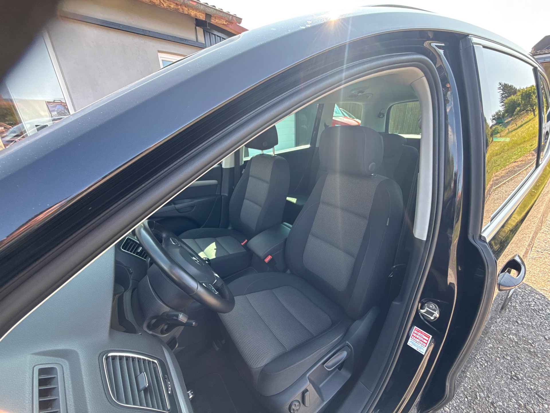 VW Sharan 2.0 TDI BMT Design 4Motion-image-7