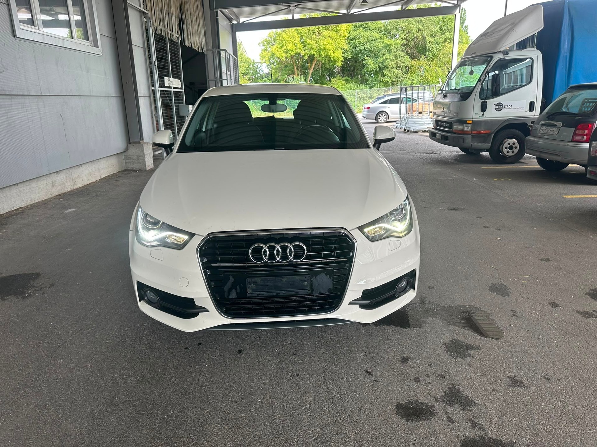 AUDI A1 1.2 TFSI Attraction-image-1