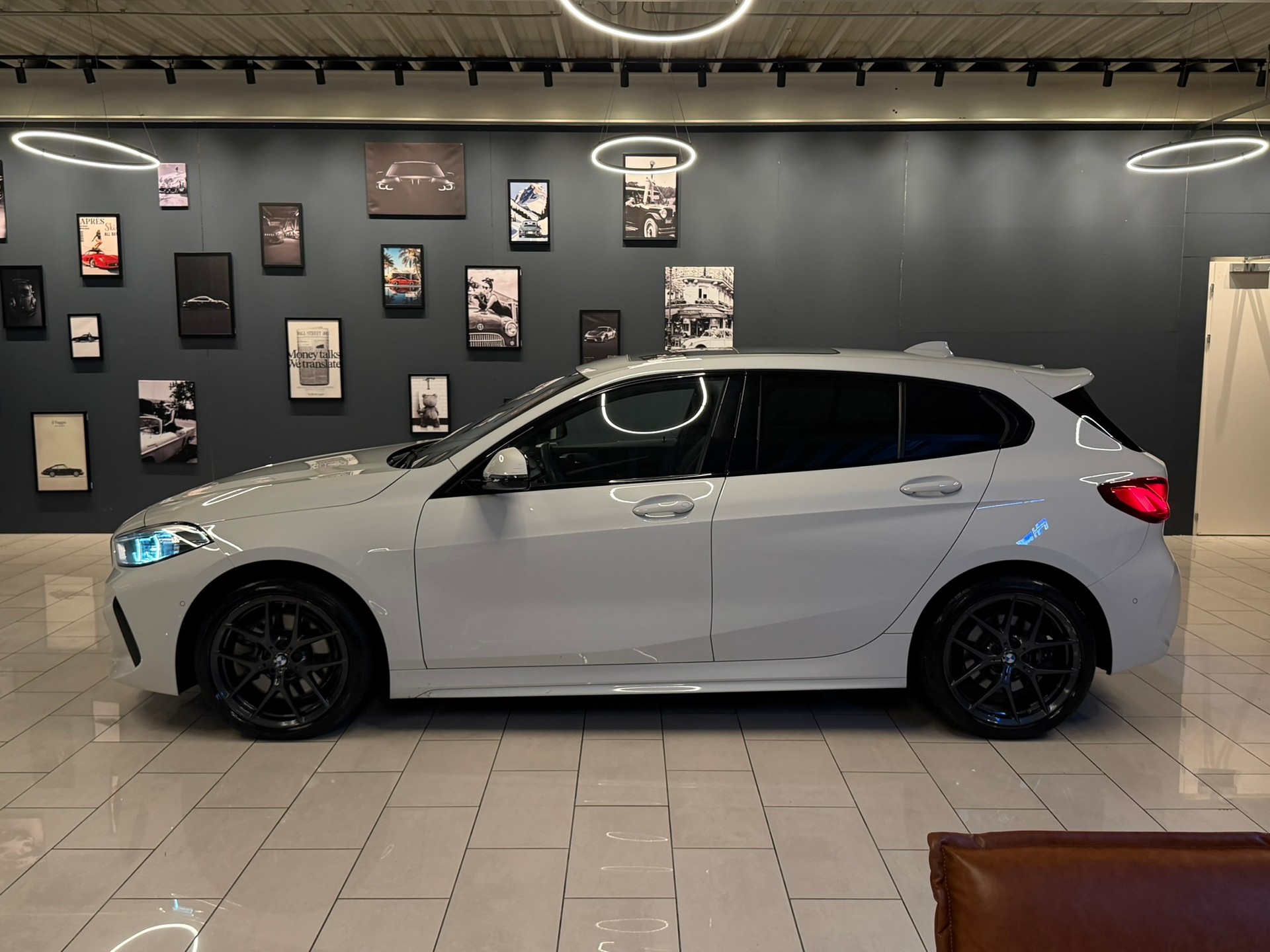 BMW 120d xDrive Steptronic Pure M Sport-showroom-element-3