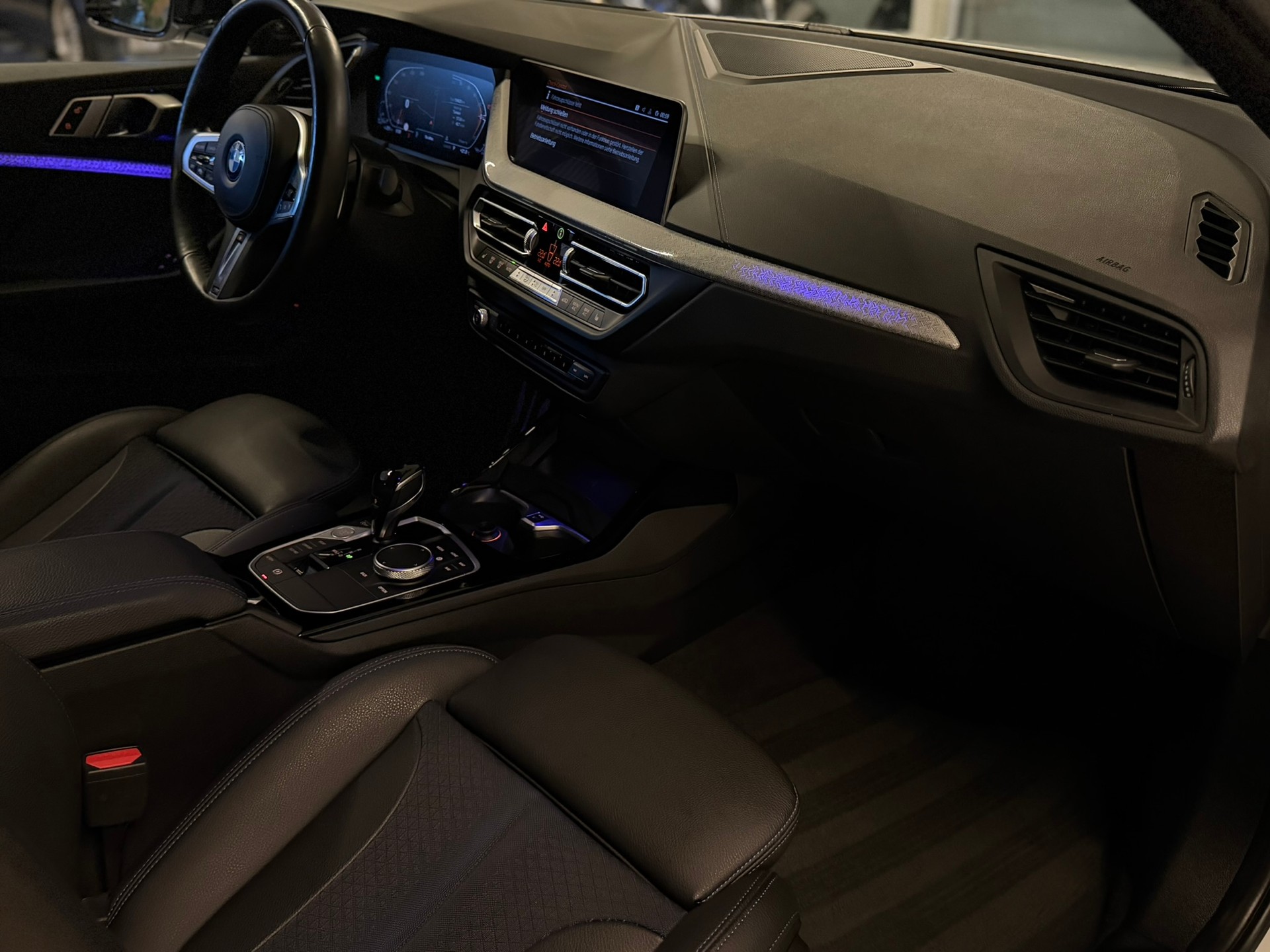 BMW 120d xDrive Steptronic Pure M Sport-image-11