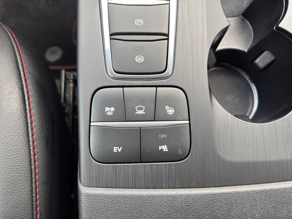 FORD Kuga 2.5 Plug-in Hybrid ST-Line X FWD-image-16
