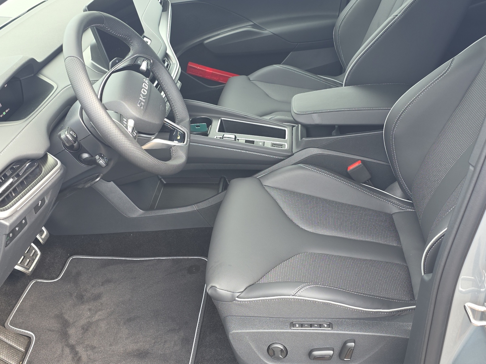 SKODA Enyaq 4x4 RS-showroom-element-3