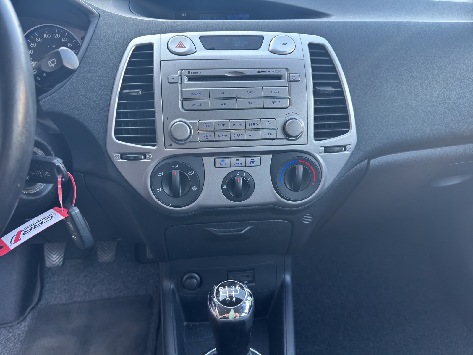 HYUNDAI i20 1.4 Style-image-15