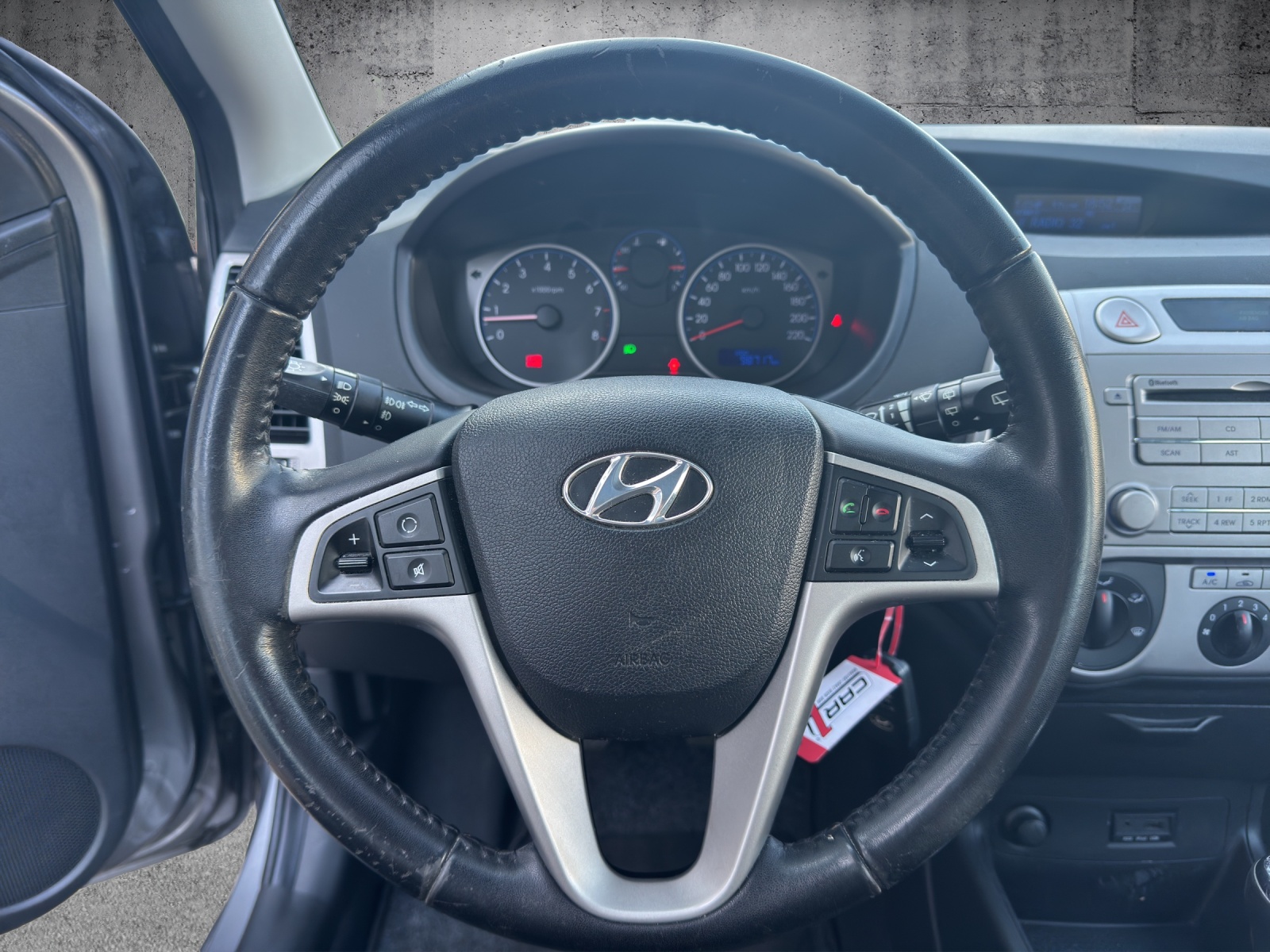 HYUNDAI i20 1.4 Style-image-12