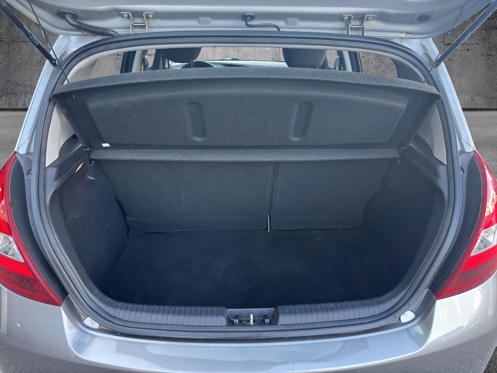 HYUNDAI i20 1.4 Style-image-8