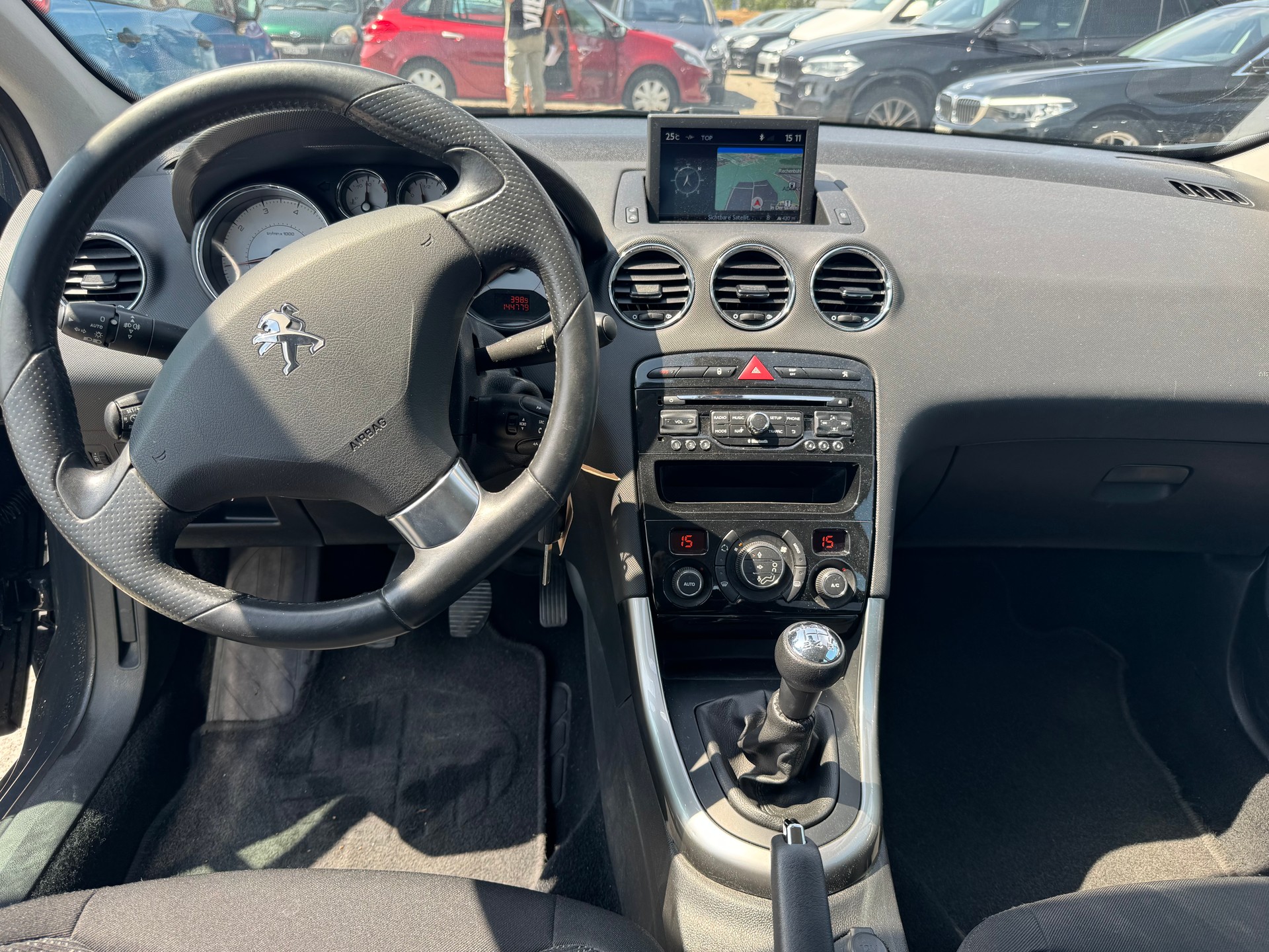 PEUGEOT 308 1.6 16V VTI Active-image-6