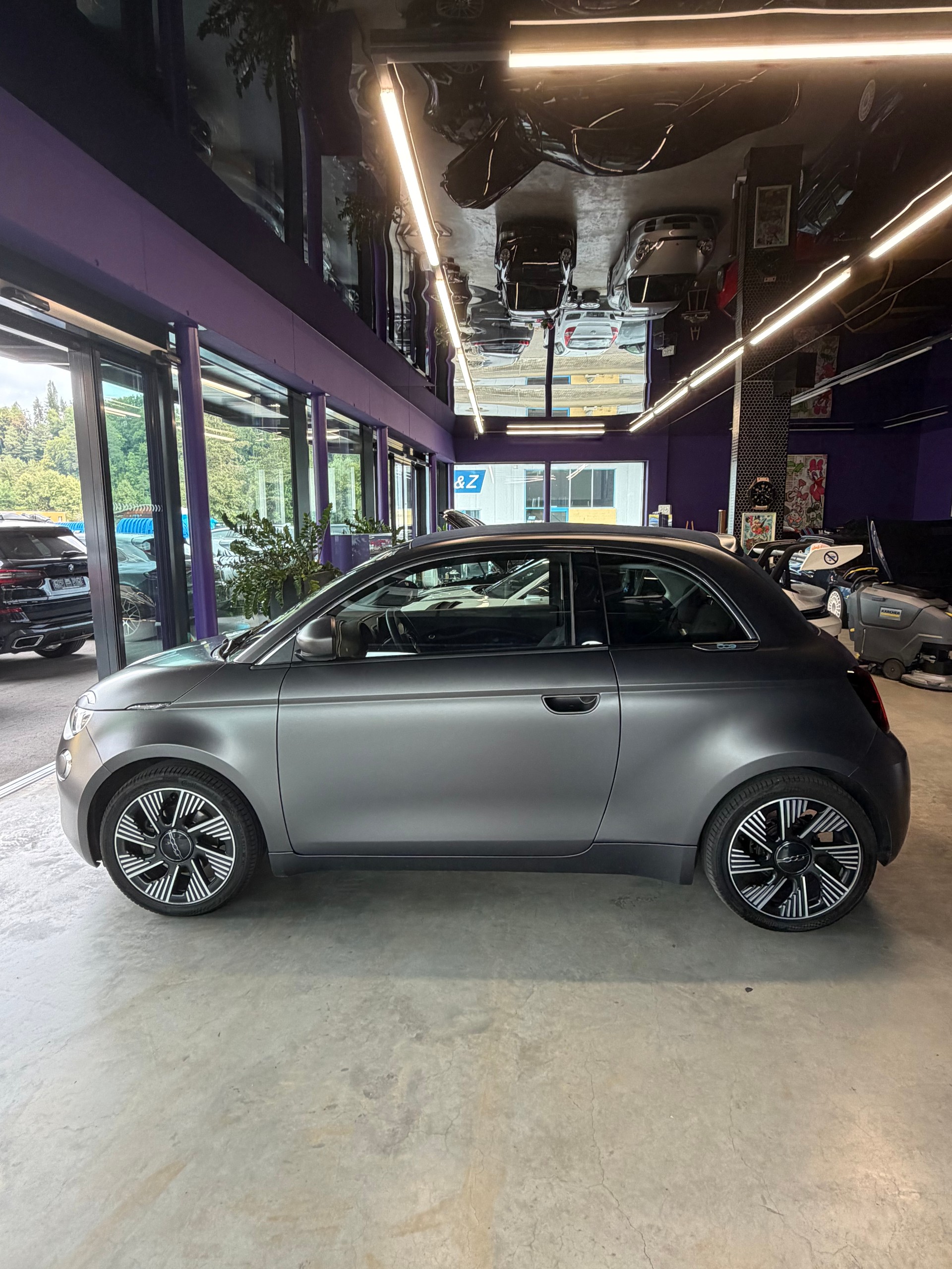 FIAT 500 C electric 87 kW Icon-showroom-element-1
