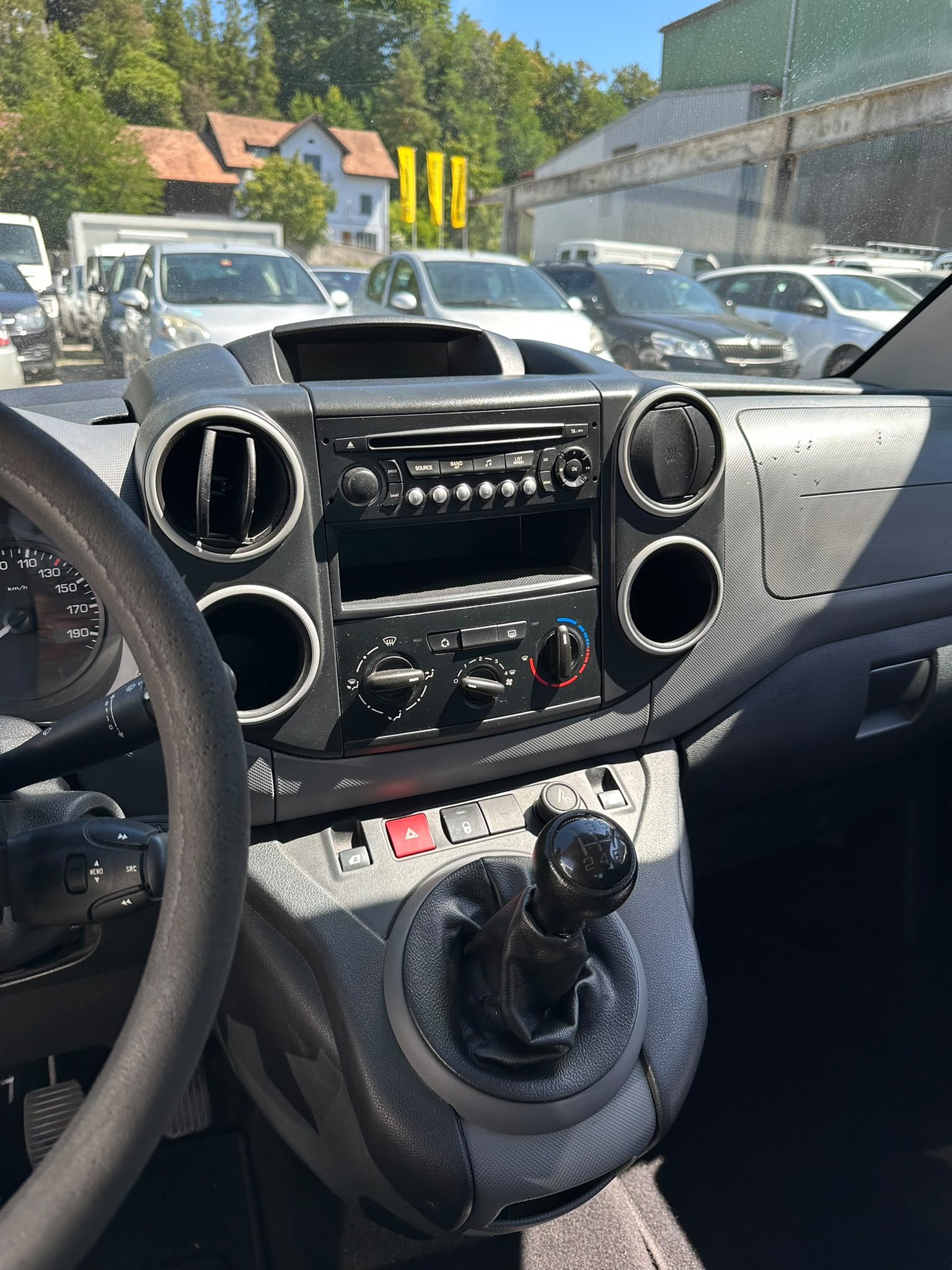 CITROEN Berlingo 1.6 HDi Attraction-image-8