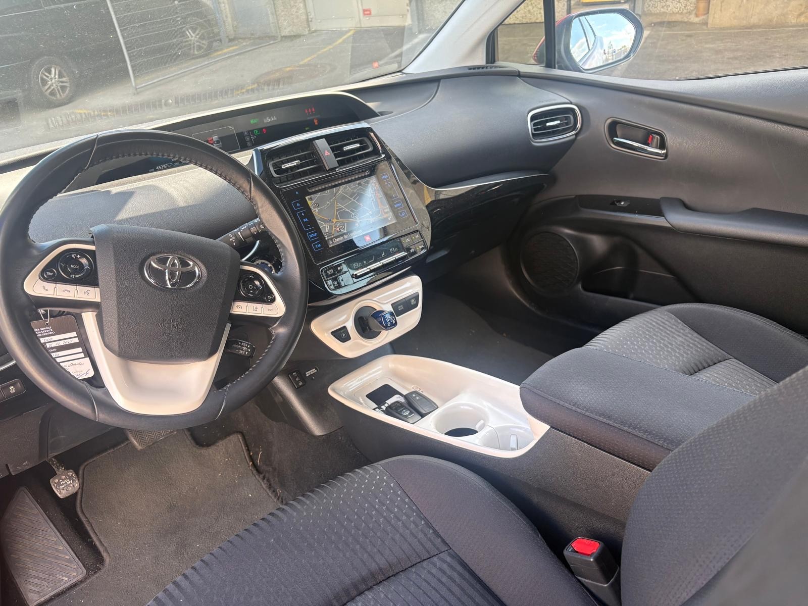 TOYOTA Prius 1.8 VVT-i HSD Sol Premium-image-8