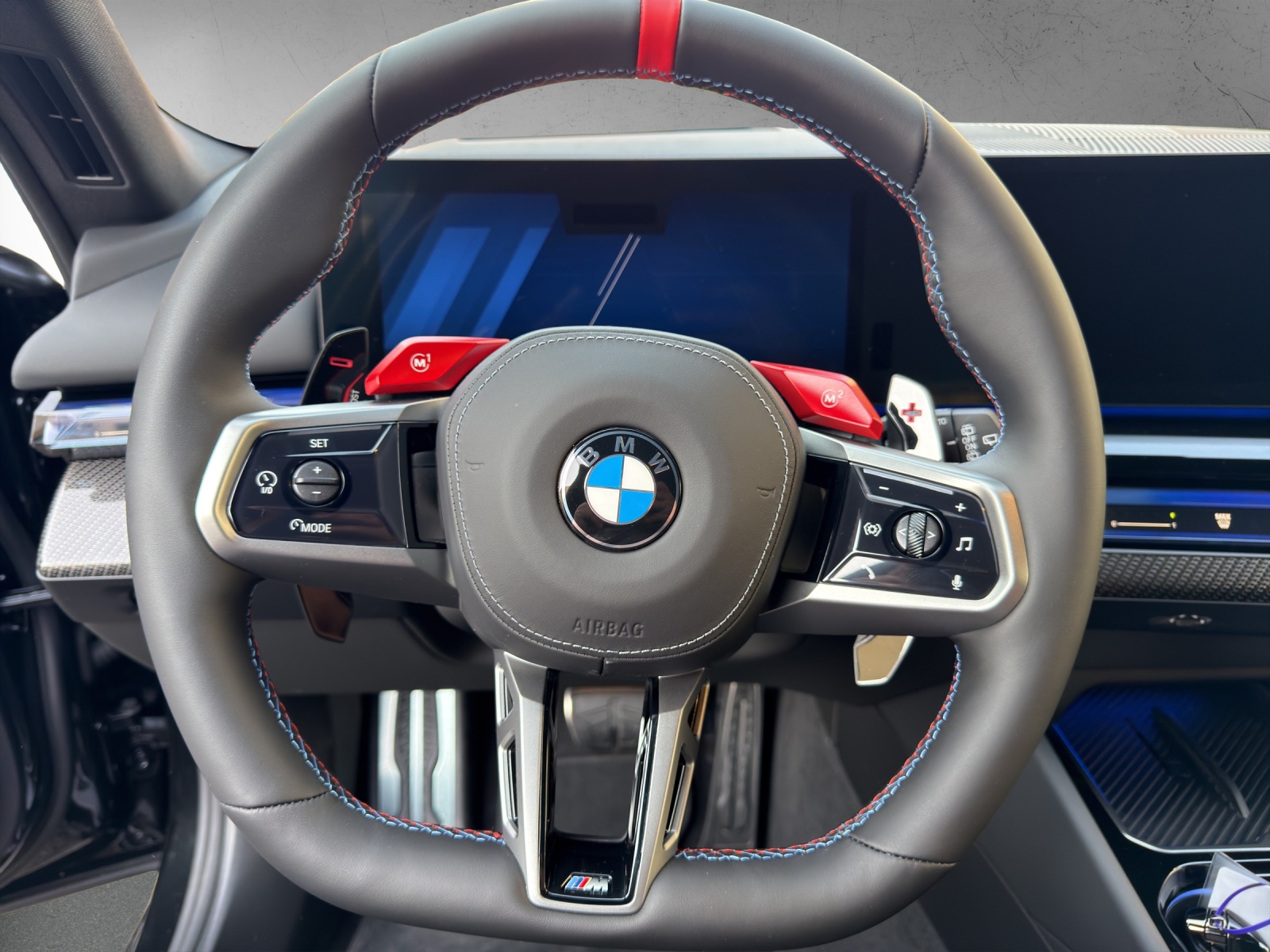 BMW M5 xDrive Touring-image-12