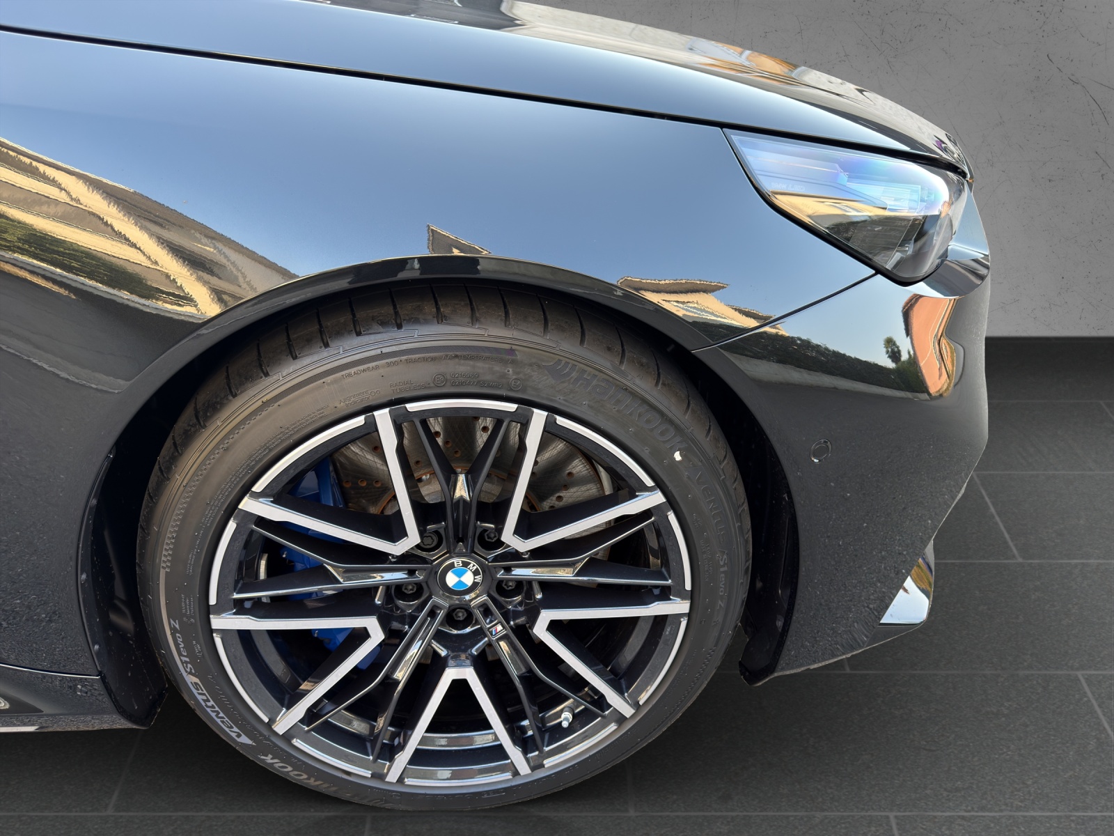 BMW M5 xDrive Touring-image-11