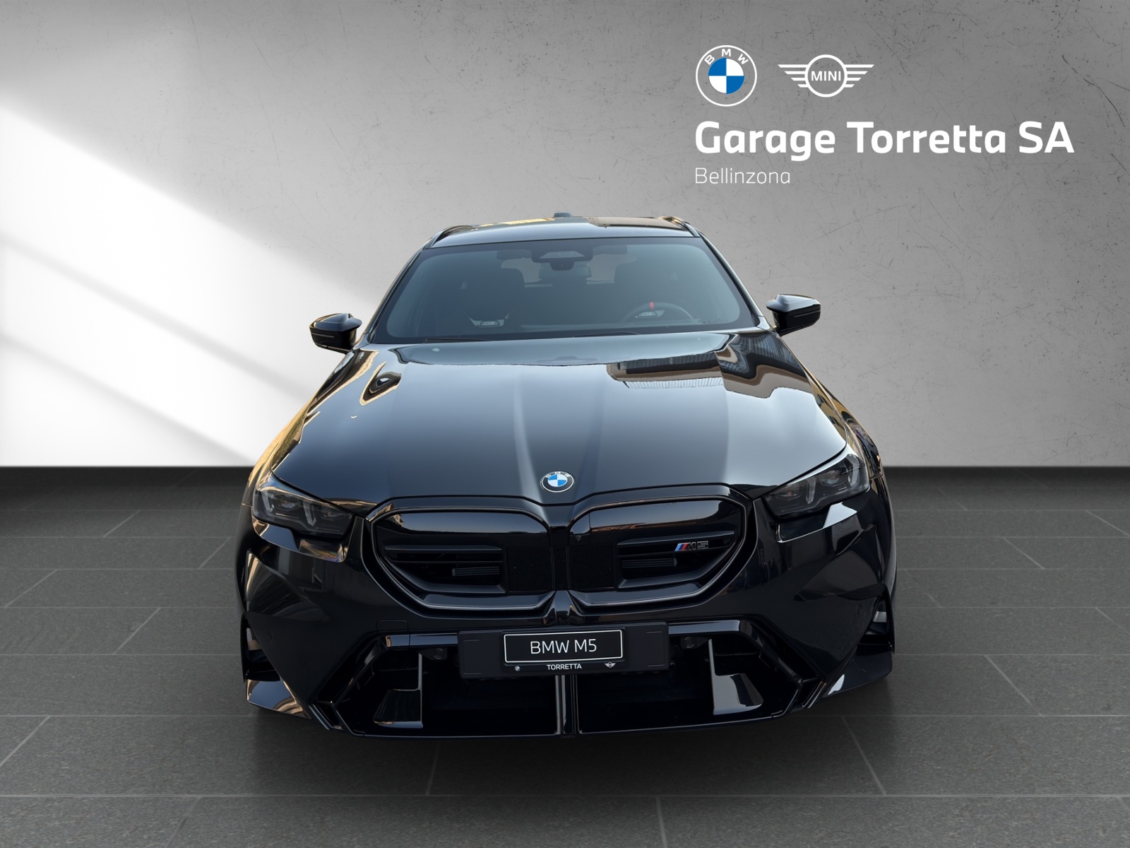BMW M5 xDrive Touring-image-7
