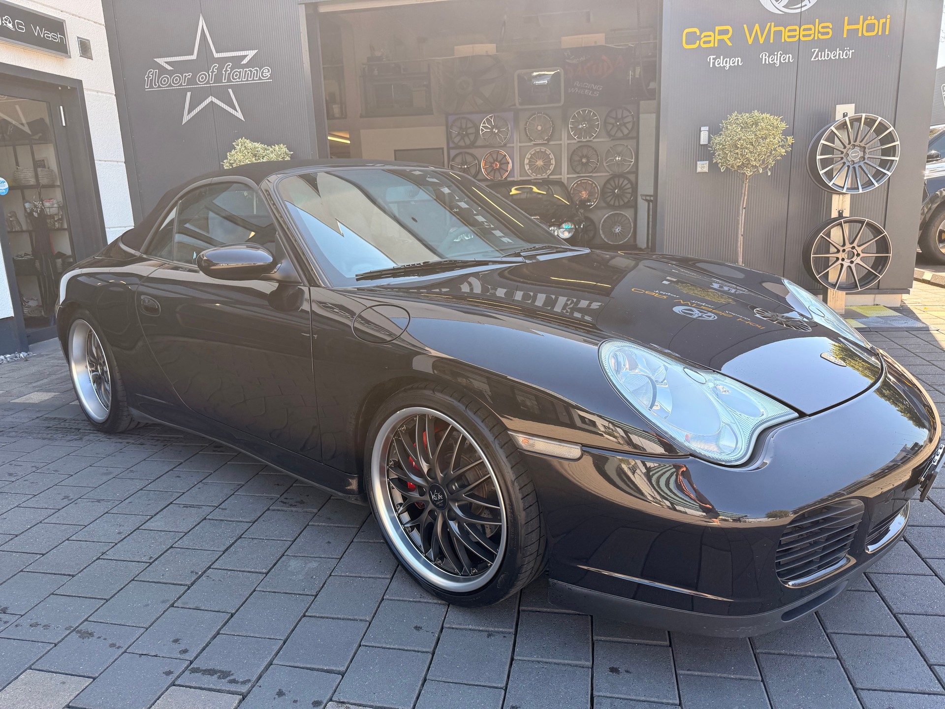 PORSCHE 911 Carrera 4 S Cabrio-image-5