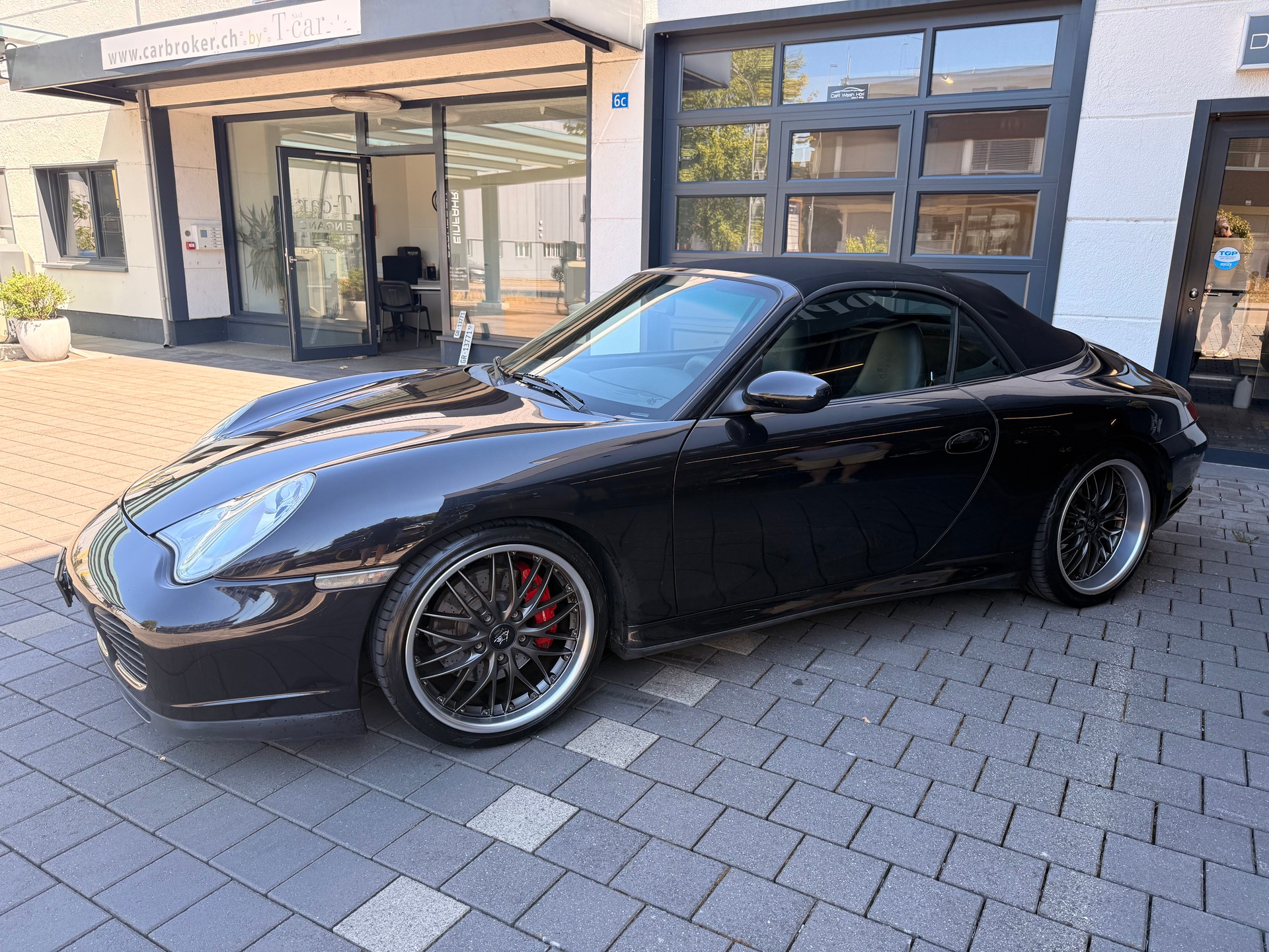 PORSCHE 911 Carrera 4 S Cabrio-image-1