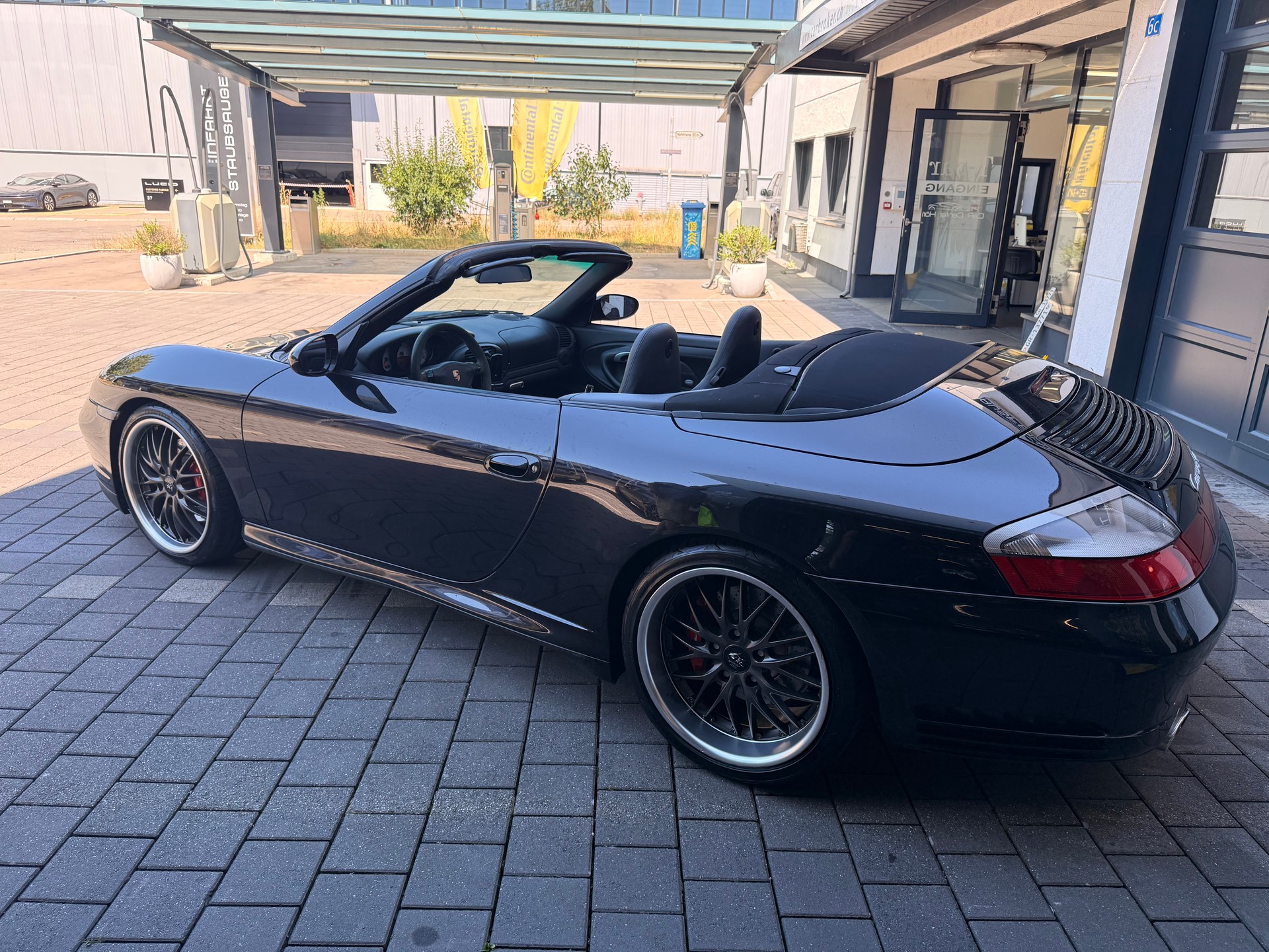 PORSCHE 911 Carrera 4 S Cabrio-image-7