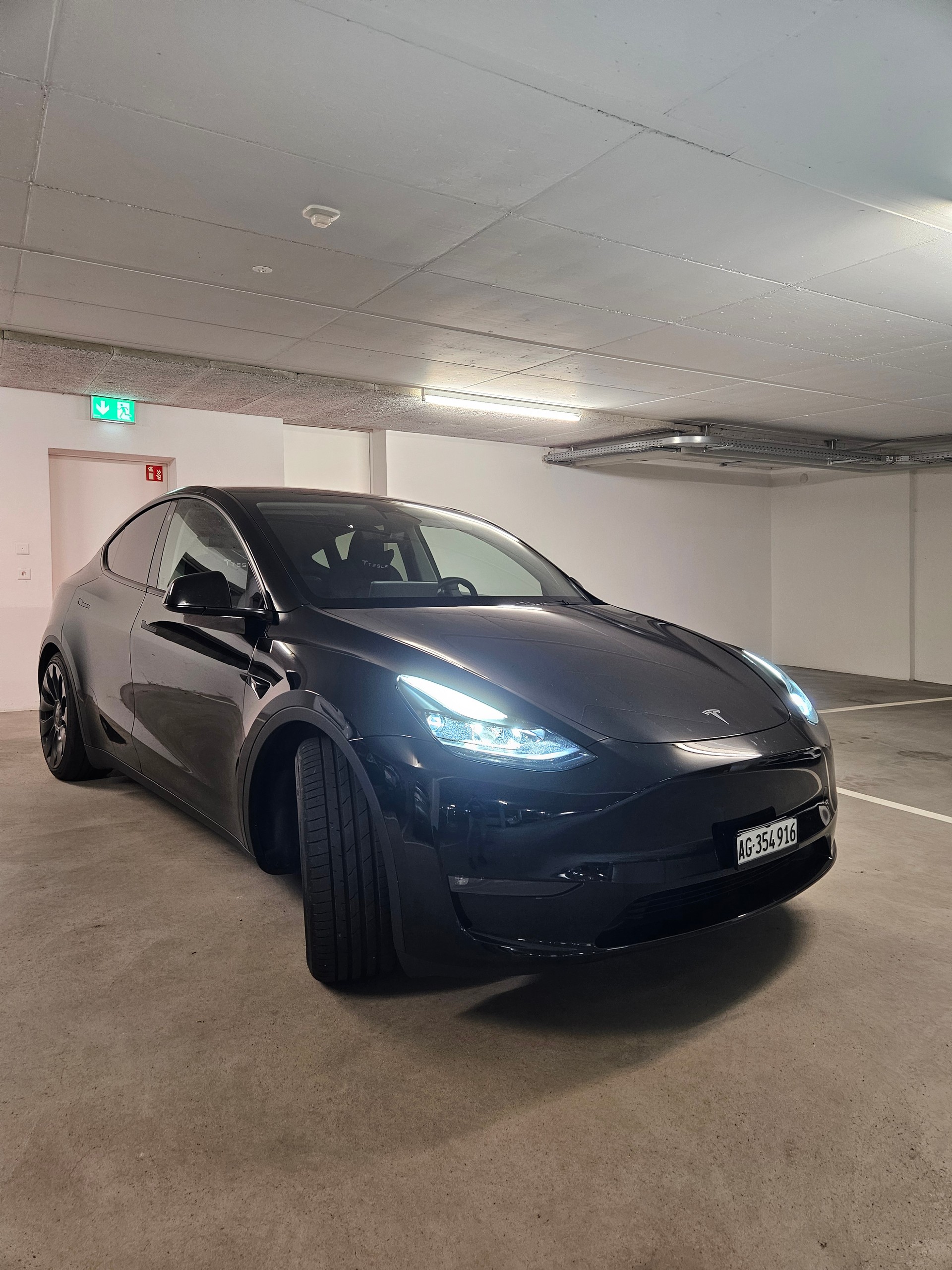 TESLA Performance AWD – 03/2024 – 8-fach (21"/20") – Neuer Garantie-Check & neue Querlenker