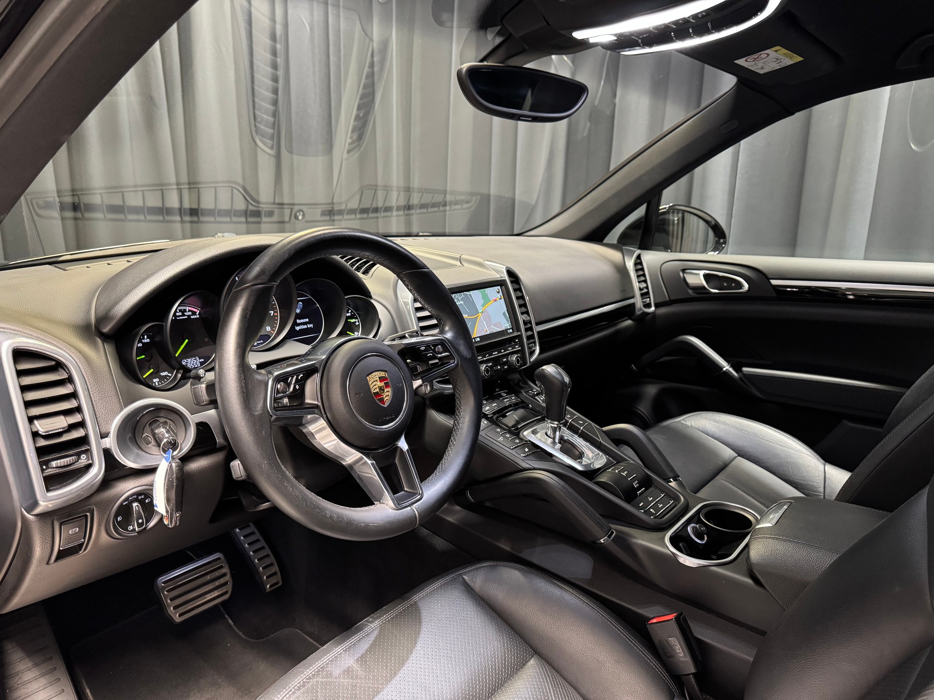 PORSCHE Cayenne S E-Hybrid (38)-image-7