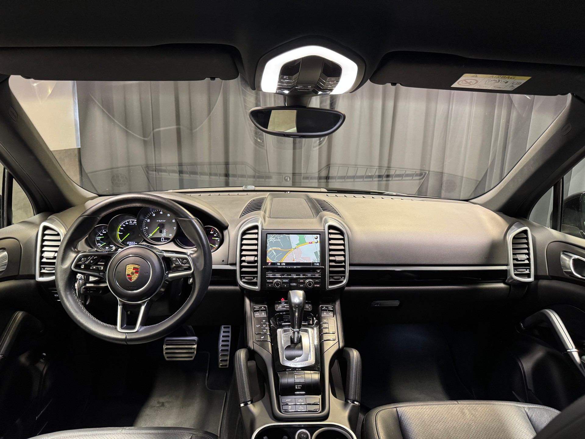 PORSCHE Cayenne S E-Hybrid (38)-image-9