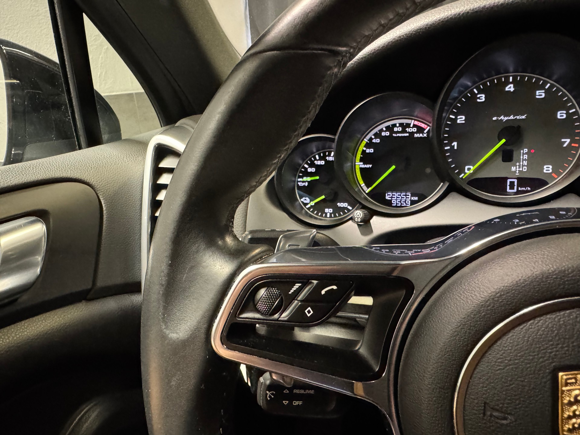 PORSCHE Cayenne S E-Hybrid (38)-image-11