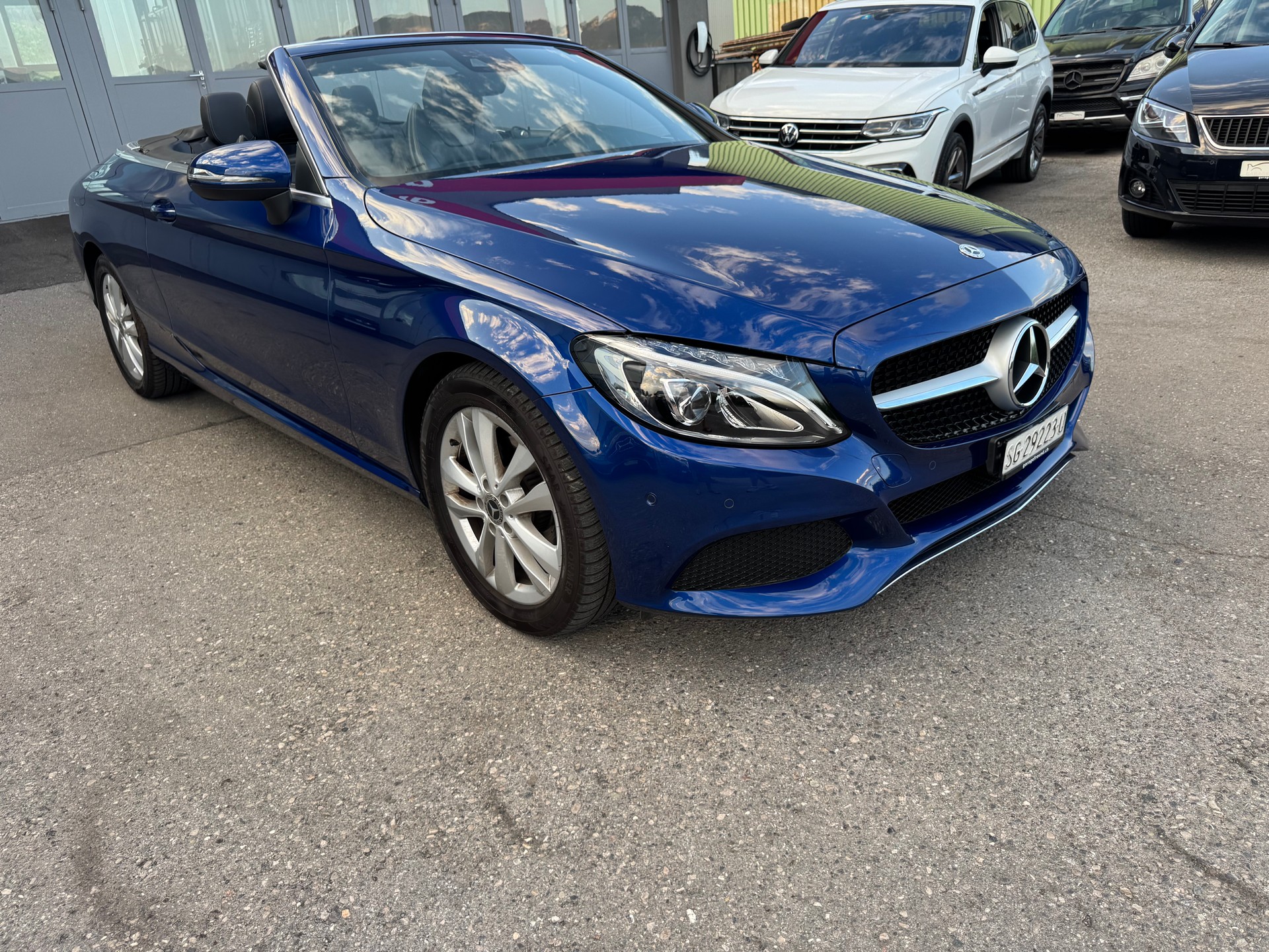 MERCEDES-BENZ C 180 Cabriolet 9G-Tronic-showroom-element-1