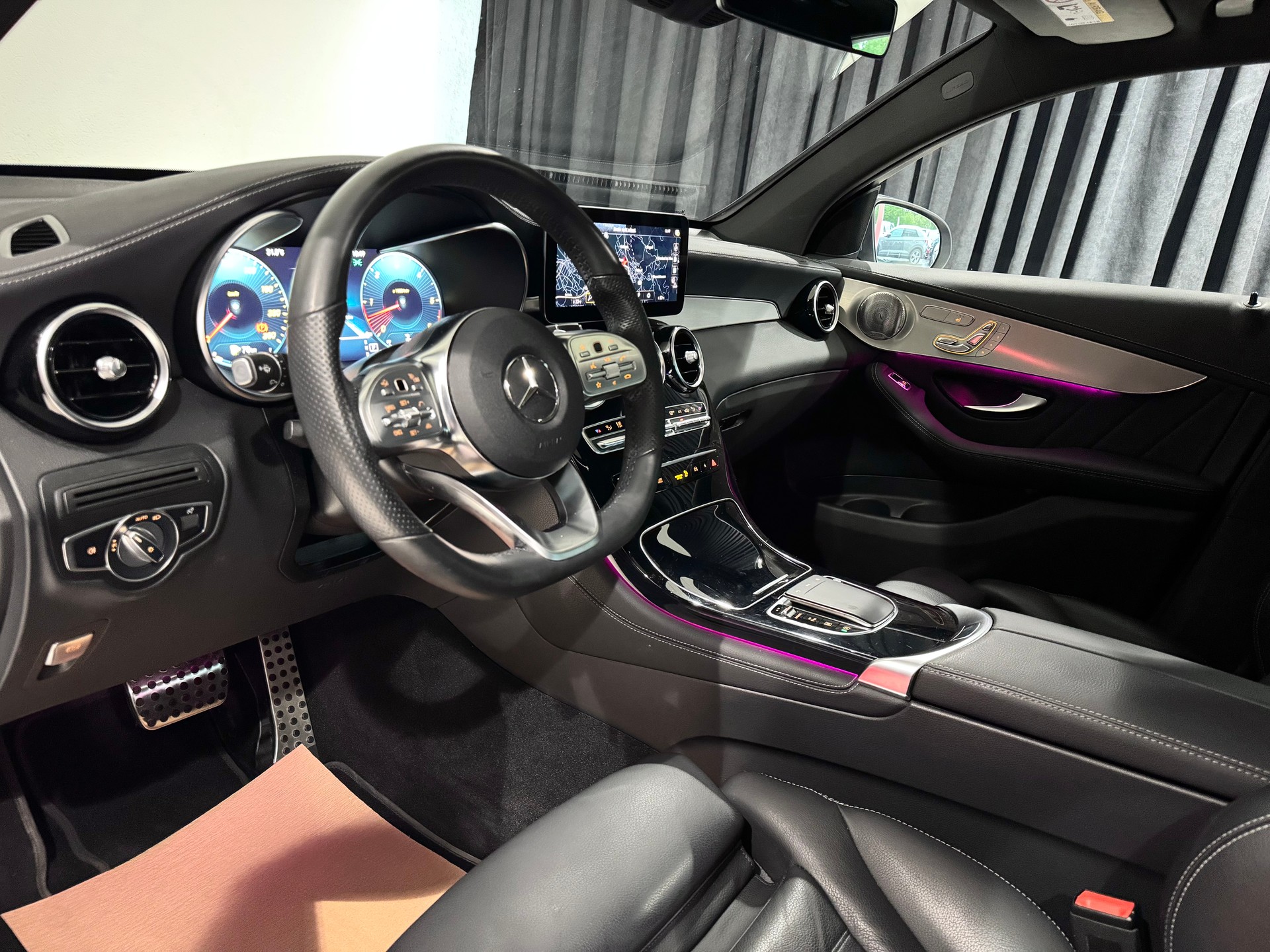 MERCEDES-BENZ GLC Coupé 400 d AMG Line 4Matic 9G-Tronic | 1.Hand | CH |-image-13