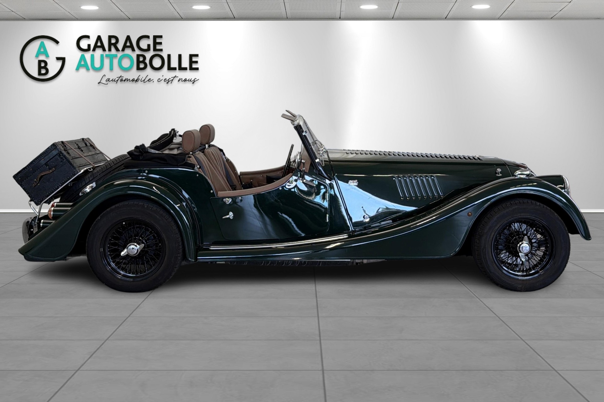 MORGAN Plus 4 2.0 Bespoke *Swiss* Bretish Racing Green-showroom-element-2