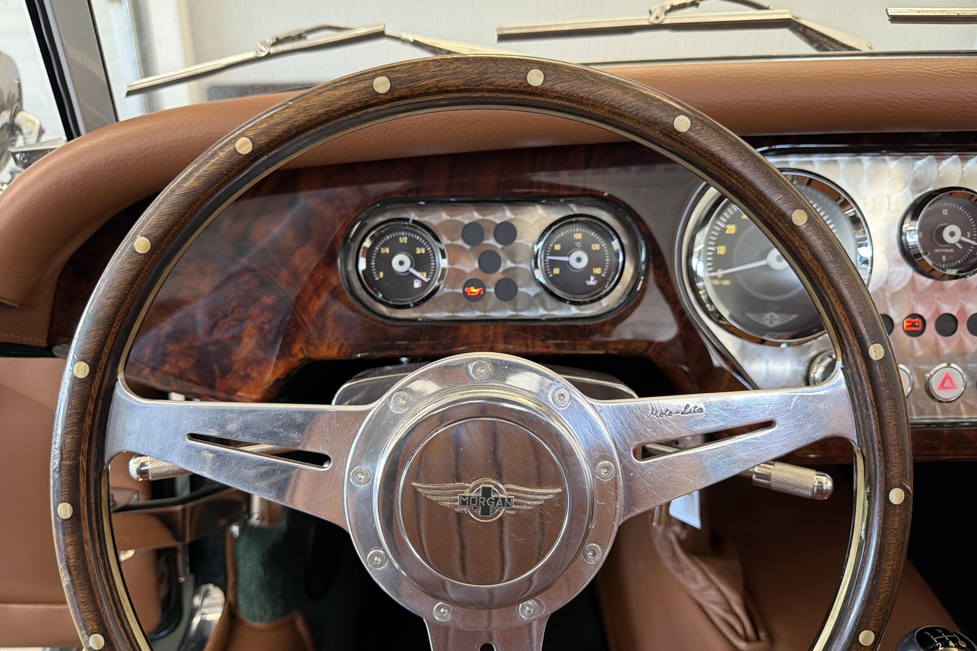 MORGAN Plus 4 2.0 Bespoke *Swiss* Bretish Racing Green-image-10