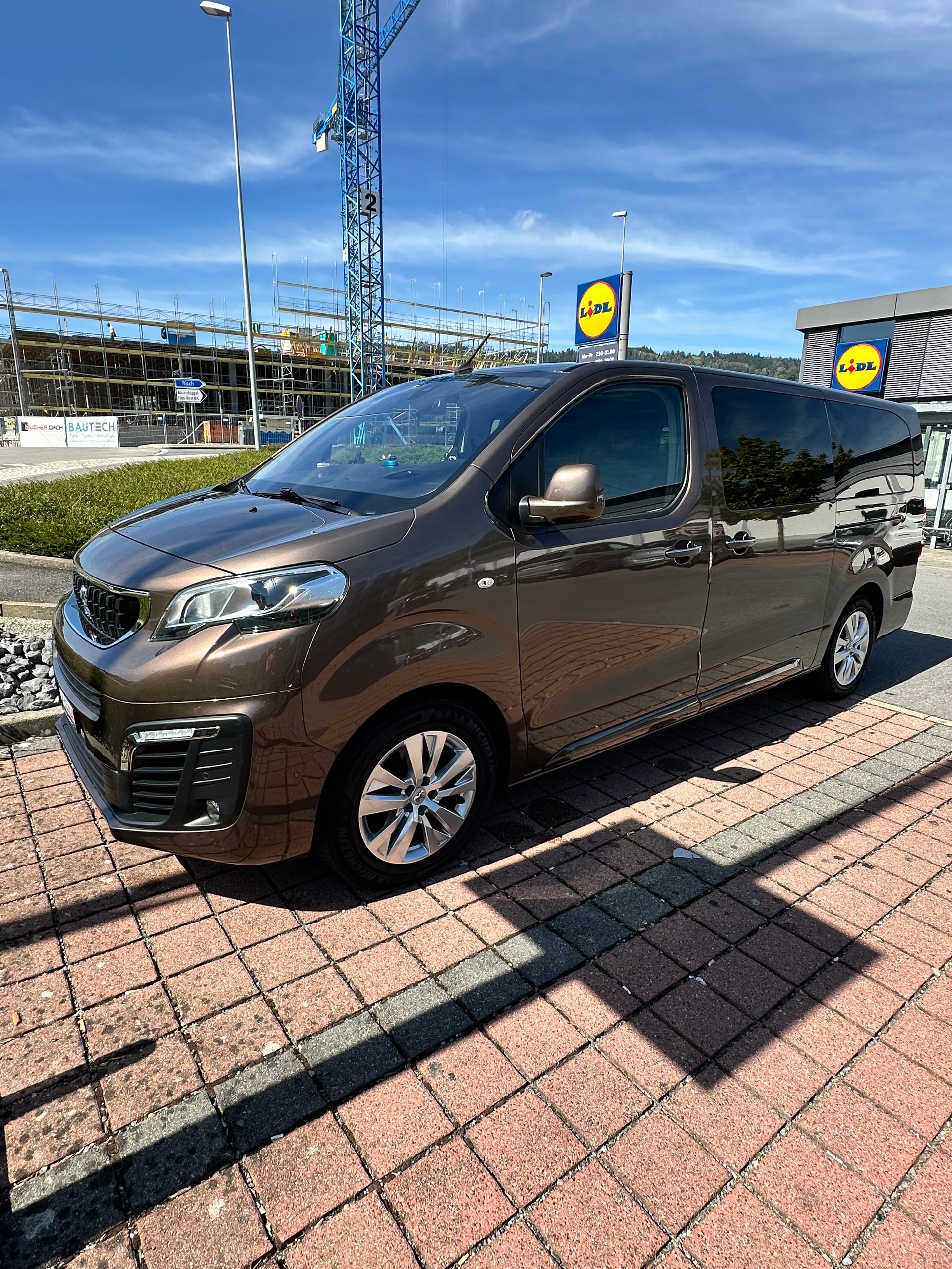 PEUGEOT 2.0 BlueHDi 180 , LONG Base, Business