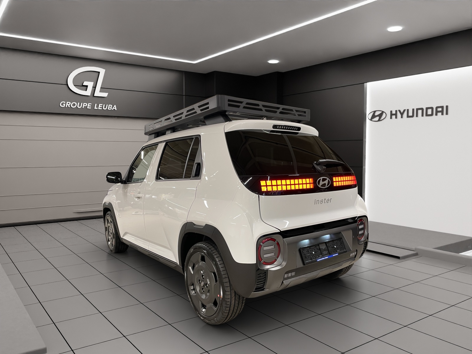 HYUNDAI Inster 49kWh Vertex Cross-showroom-element-3
