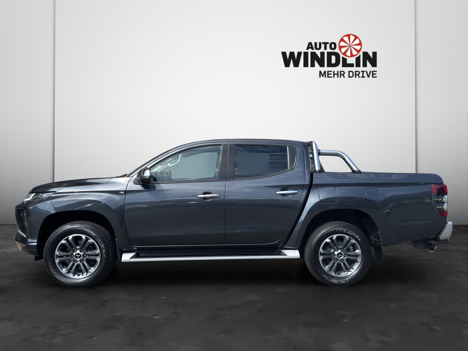 MITSUBISHI L 200 4x4 D-Cab Pick-up 2.2 DID 4x4 Diamond-showroom-element-3
