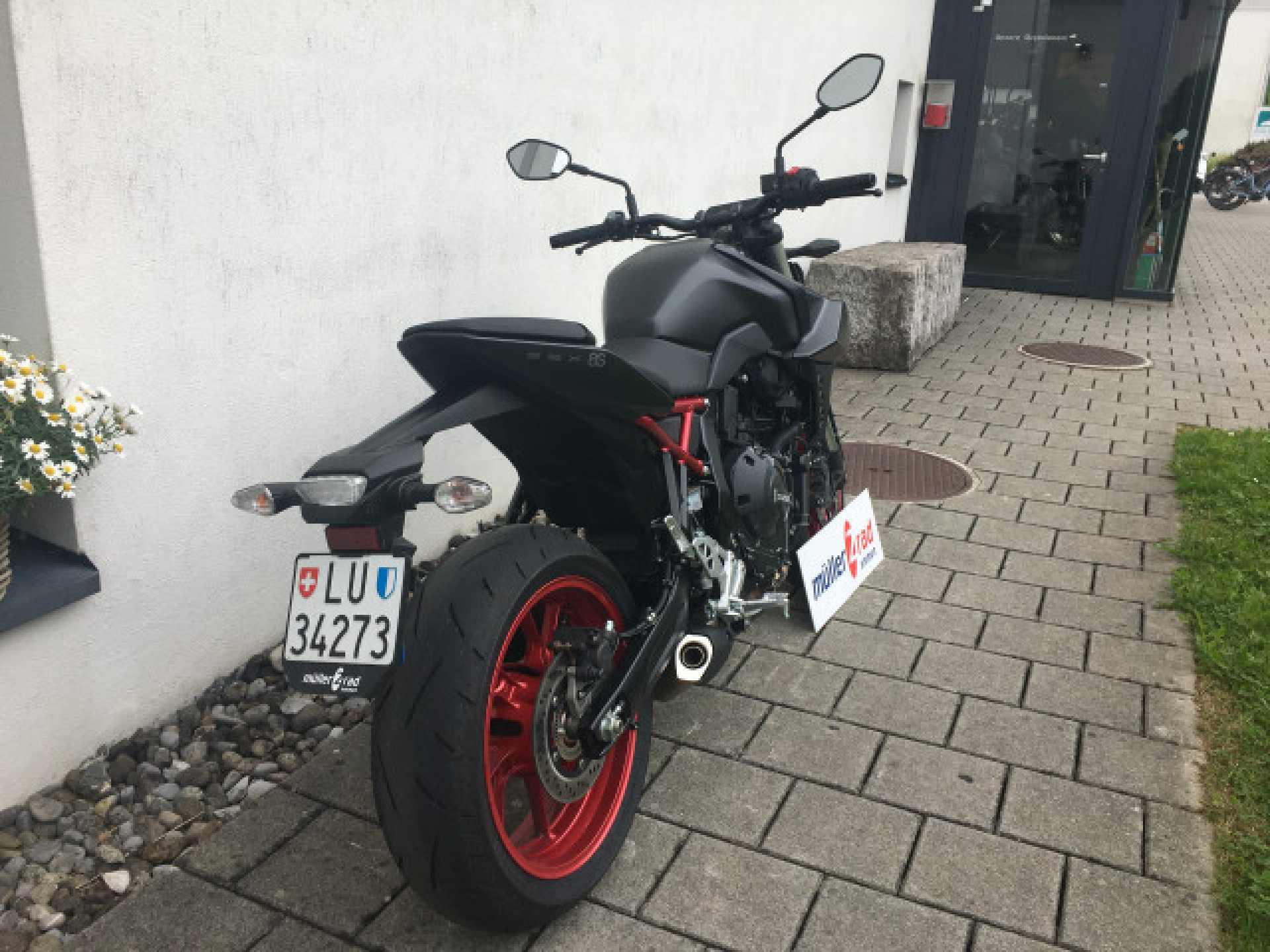 SUZUKI GSX-8S-image-2