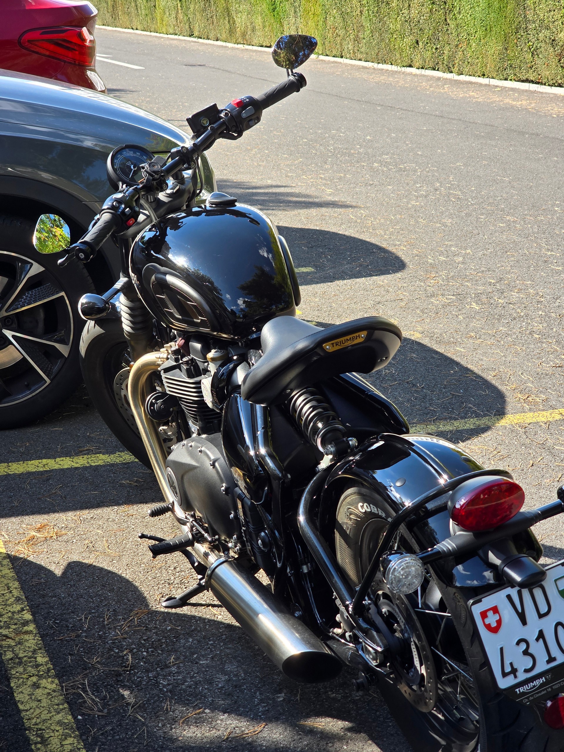 TRIUMPH Bonneville 1200 Bobber-image-4