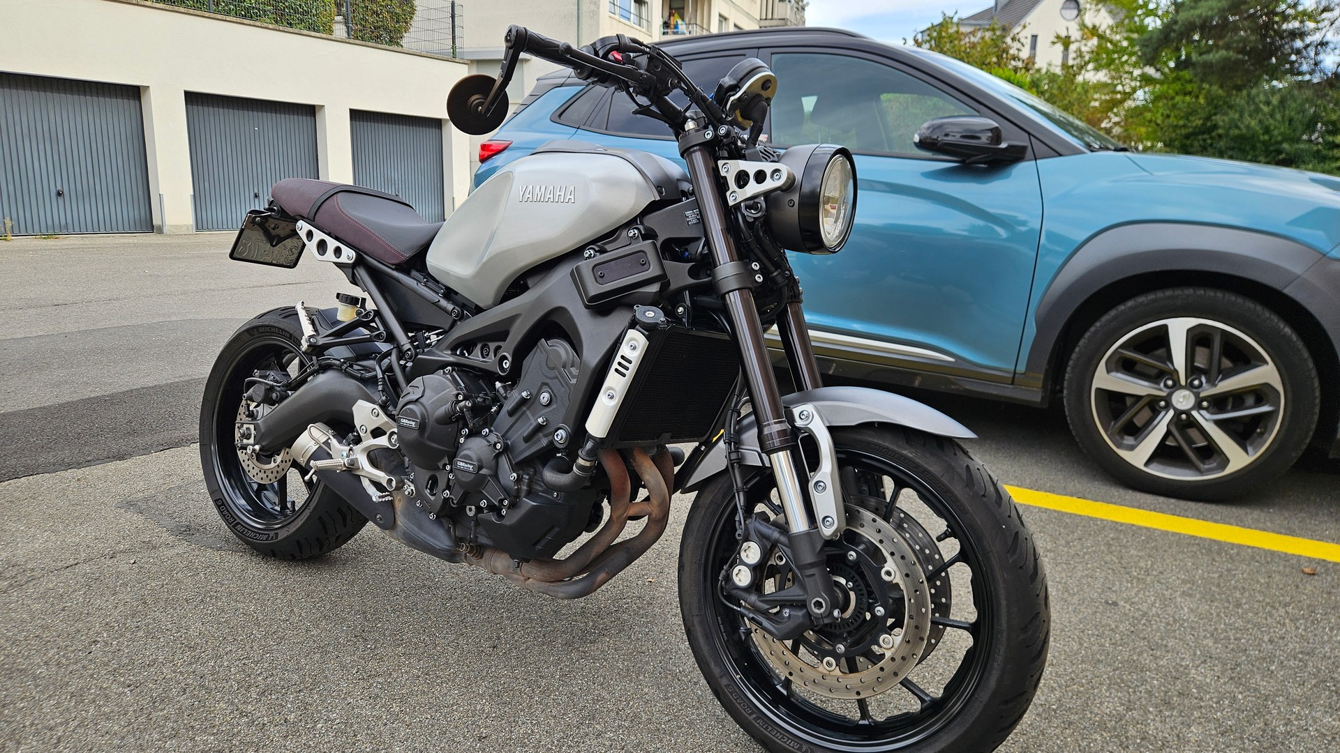 YAMAHA XSR 900-image-1